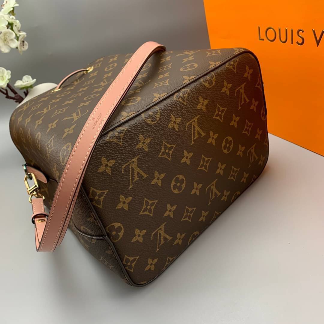 LOUIS VUITTON NEONOE MM งานหนังแท้ สวยคมทุกมุมมอง ภาพสินค้าถ่ายจากงานจริง ORIGINAL GRADE เกรดสลับใบจริง
