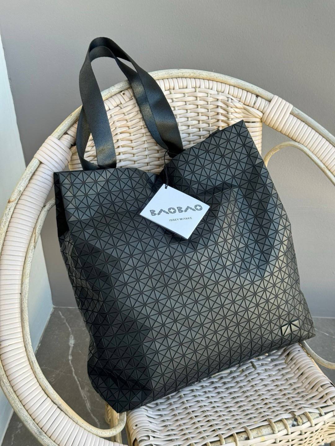 พร้อมส่ง 5 สี Baobao Issey Miyake Cart S geometric tote bag กระเป๋าถือทรงโท้ทลายเรขาคณิต 🧡 เกรดออริจินอล 1:1 สลับแท้ ใช้งานต่างประเทศได้