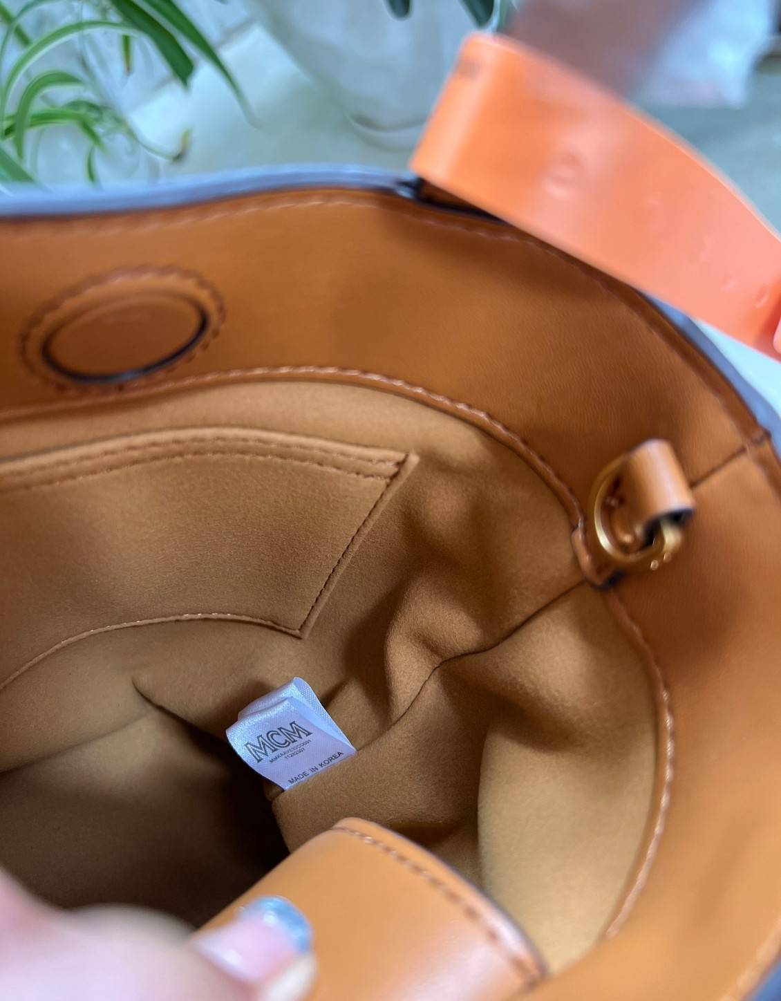 M.C.M AREN BUCKET TOTE IN VISETOS กระเป๋าทรงบัคเก็ต ขนาดกำลังสวย ไอเท็มใหม่ เกรดท็อปออริ 1:1 สลับแท้