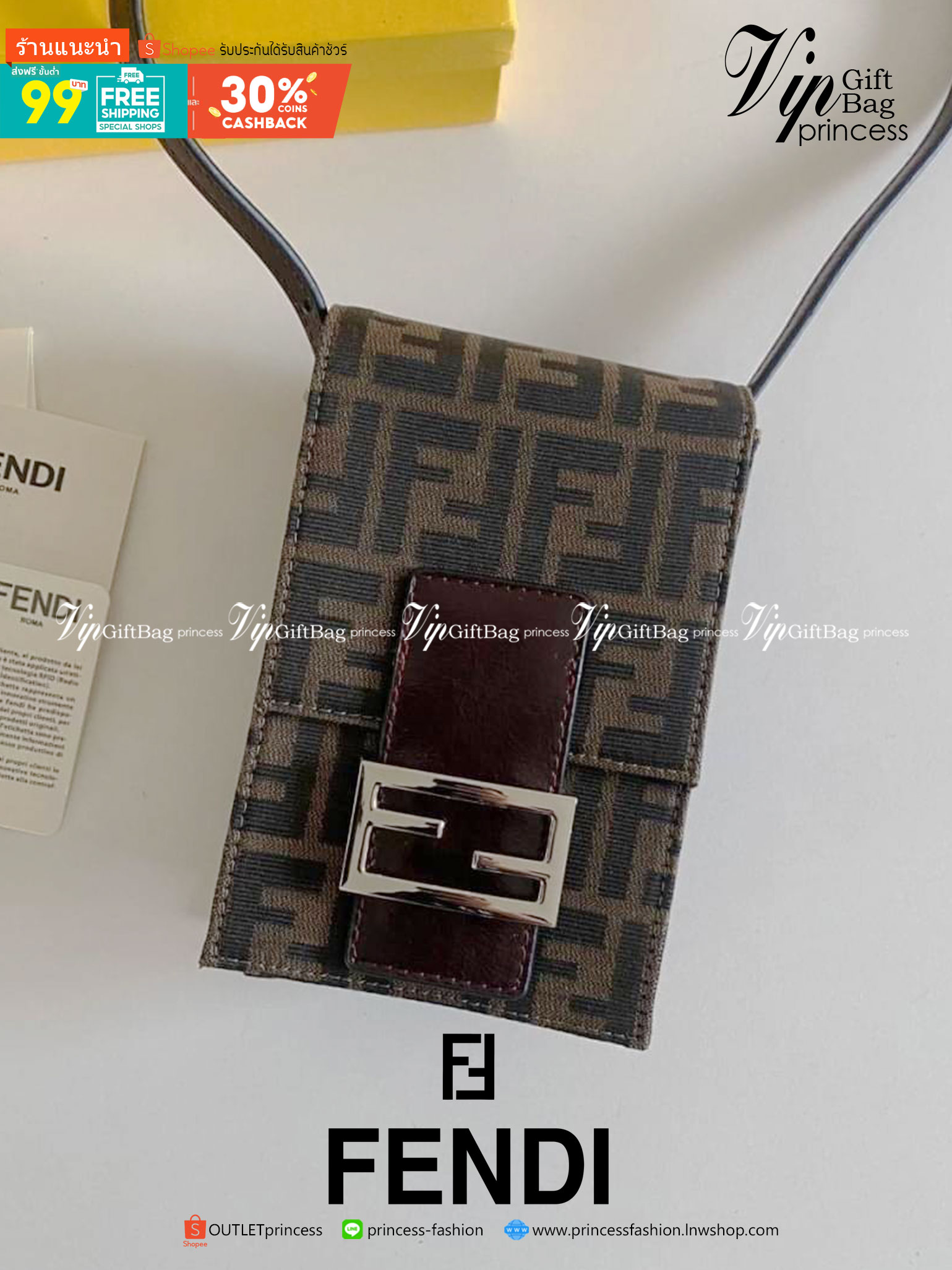 FENDI Phone crossbody bag พร้อมส่งกับกระเป๋าสะพายข้างขนาดมินิขนาดกำลังดี ใส่ของจุกจิกได้เยอะ ใส่iPhone pro max ได้สบาย มาพร้อมสาย สะพายข้างถอดได้ งานจริงสวยมากไม่ผิดหวังค่ะ