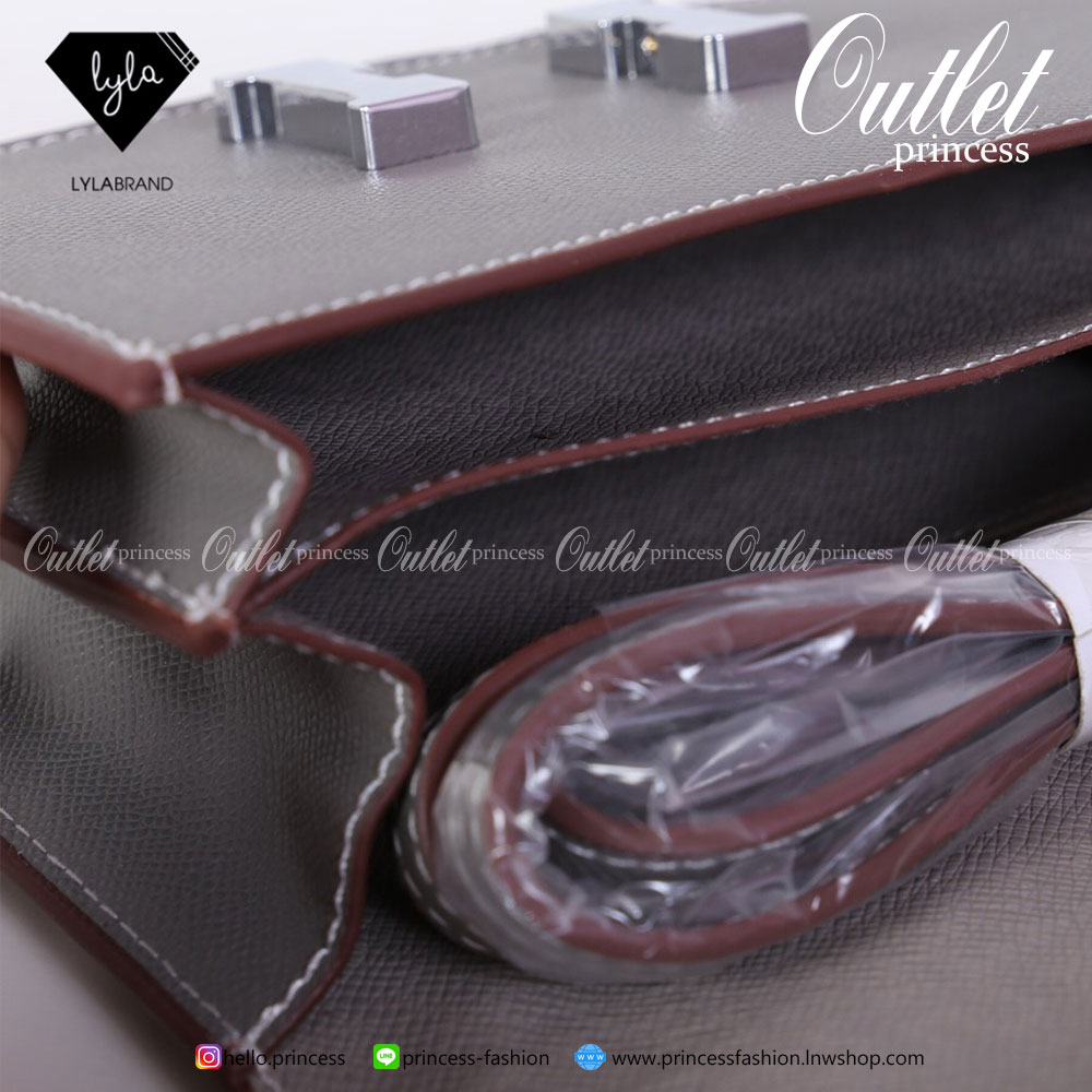 LYLABRAND🔔 Constance ไซต์ 18 สุดฮอต รุ่นนี้หนัง Epsom , PU top premium นะคะ หนังดีเลอค่าน่าสอยมากกก บอกคำเดียวเลยว่าเด็ดสุด !! เหมือนหนังแท้เบอสุดค่ะคูณผู้หญิง ลูกค้าเก่าน่าจะทราบกันดีอยู่แล้วว่าคุณภาพของร้านนี้ต้องมาเป็นอันดับหนึ่งเท่านั้น อิอิ ม