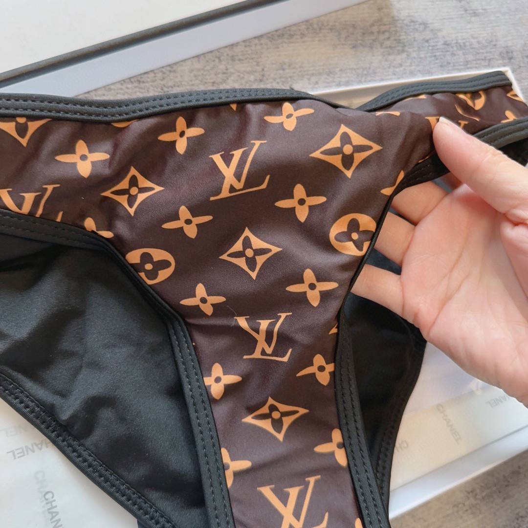 LV bikini con motivo Monogram / LV Graphic Monogram Bikini บิกีนี่ลาแบรนด์ ชุดว่ายน้ำญาญ่า เกรดออริ 1:1 ใช้งานต่างประเทศได้