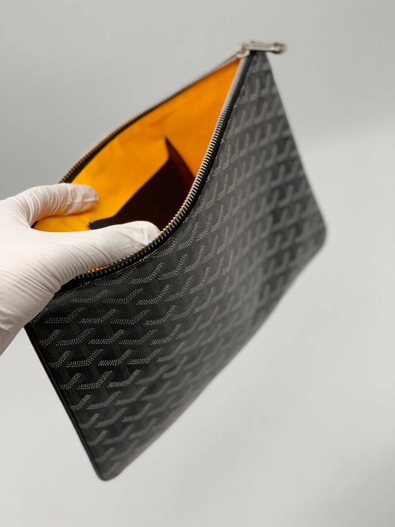 VIP GIFT 】GOYARD Clutch Bag รุ่นแนะนำ ดีไซน์สวยโดดเด่น ภายในโล่งกว้าง ใส่เอกสาร A4 ของใช้สัมภาระได้เยอะจุใจ น้ำหนักเบา ใช้ได้ทั้งชายและหญิง พร้อมส่งที่ไทยไม่ต้องรอพรีฯ ห้ามพลาดนะคะ!