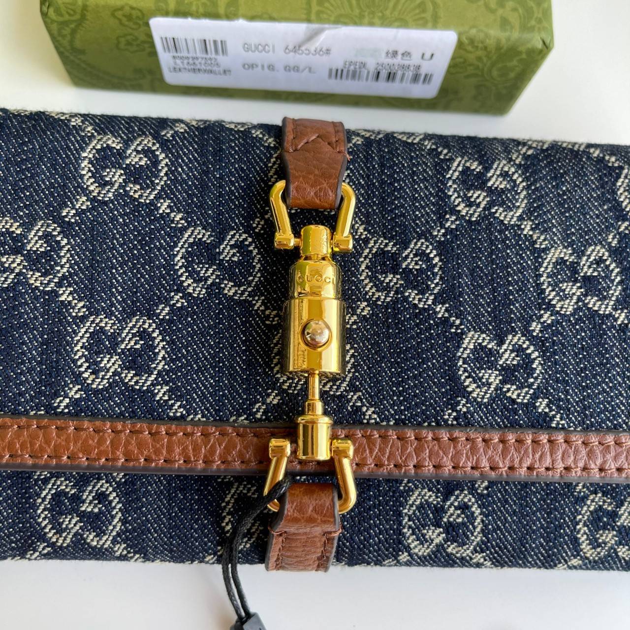 พรีเมี่ยมกิ๊ฟแท้ 100% 】GUCCI Jackie 1961 chain wallet กระเป๋าสตางค์ใบยาวพร้อมโซ่ทอง แบบใหม่สวยหรูมากค่ะ