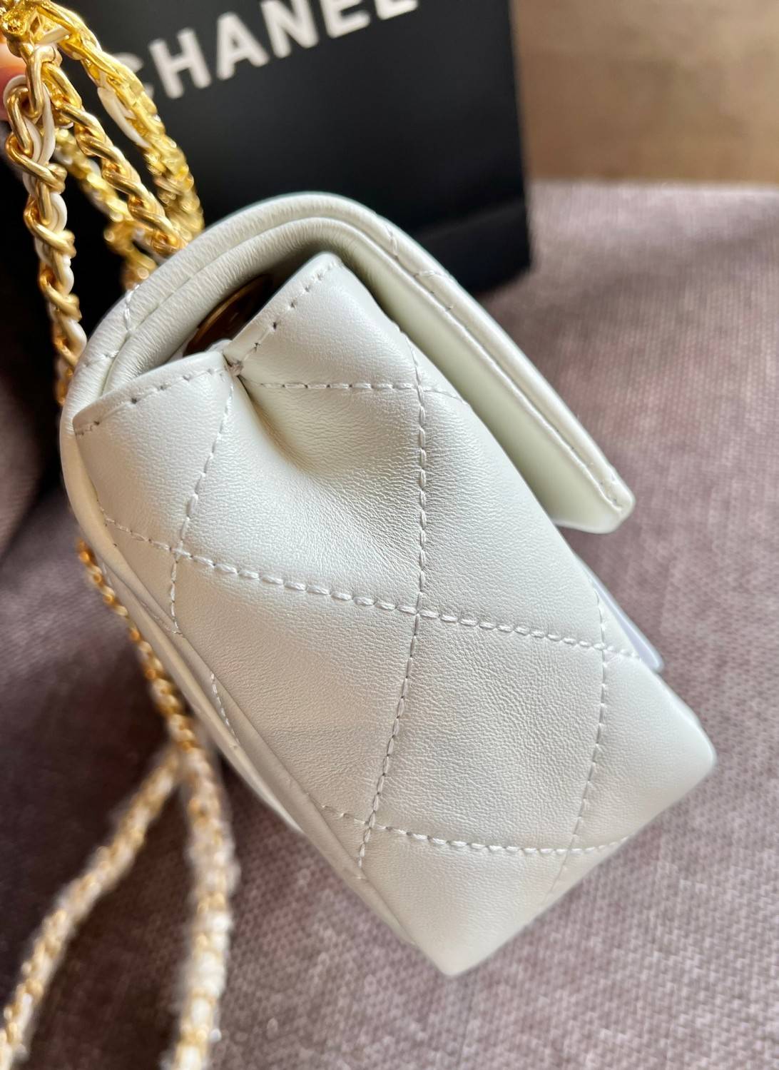 Chanel Small Flap Bag with Top Handle 8" /CHANEL CHAIN SHOULDER BAG กระเป๋าสะพายได้และหิ้วได้ หนังสวย เรียบ สัมผัสนุ่มมือ น่าใช้มากๆ