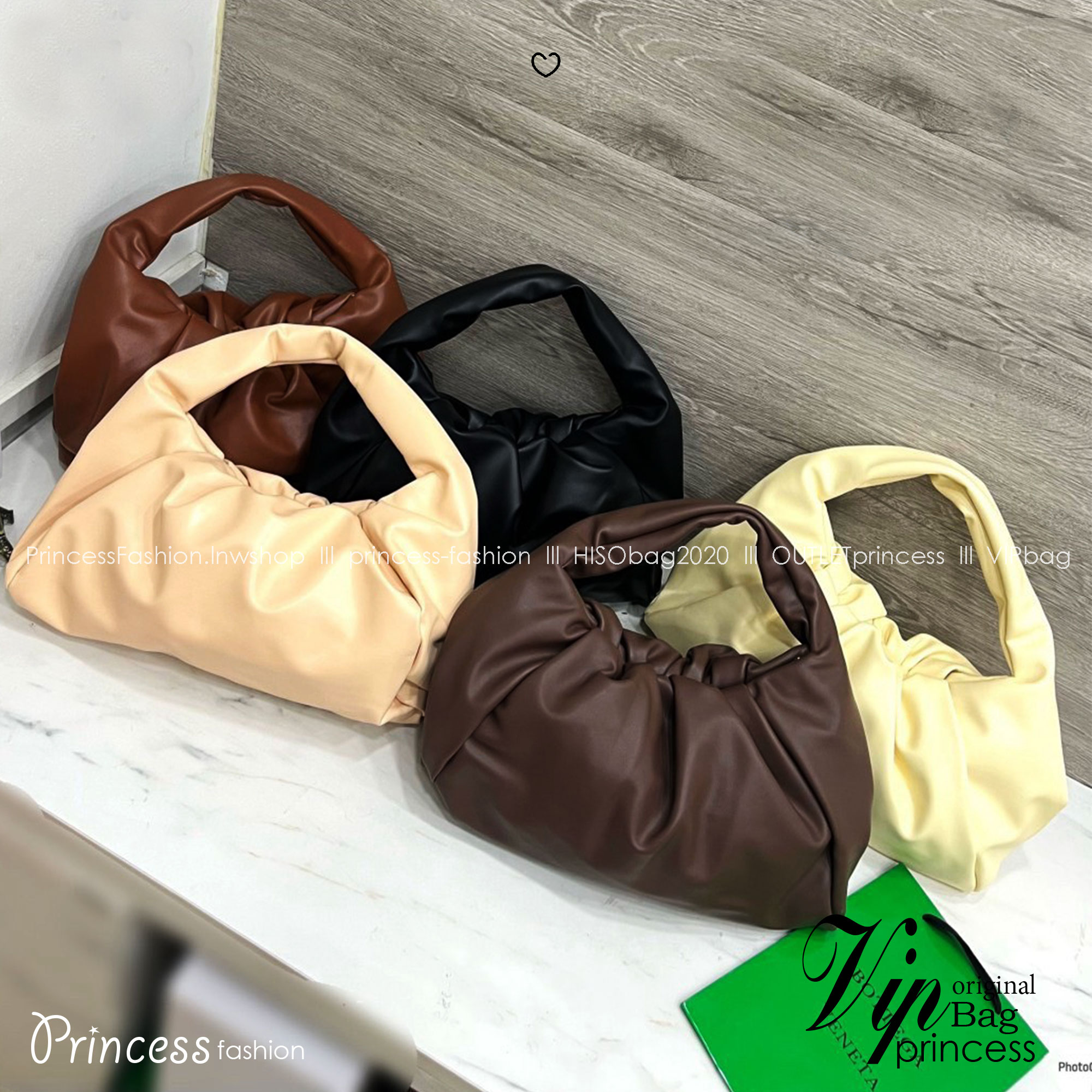 Bottega Veneta The Shoulder Pouch Bag กระเป๋าสะพายรุ่นยอดฮิต หนังเรียบสวยผิวสัมผัสนุ่มมาก ดีไซน์เฉพาะตัว ใบจริงสวยคมทุกสี