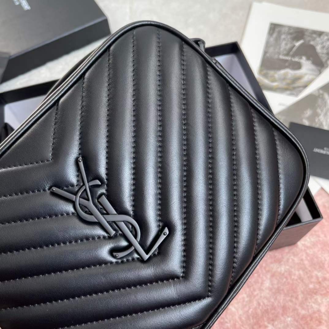 YSL LOU CAMERA BAG IN QUILTED LEATHER 23 cm กระเป๋าสะพาย เกรดหนังสวยเต็มใบ เกรดออริ 1:1 ใช้งานต่างประเทศได้