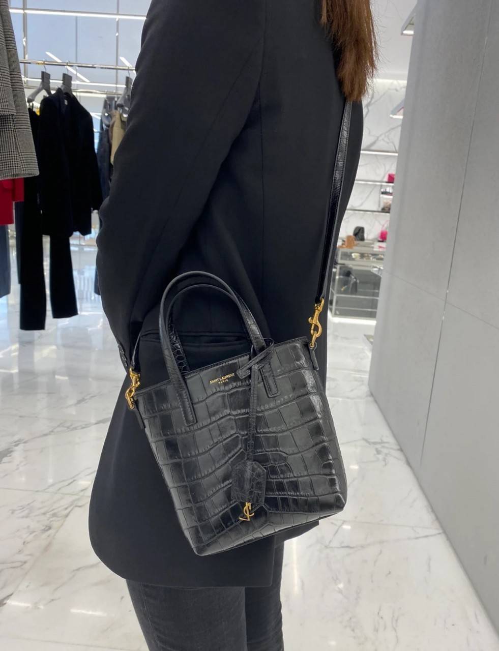 Large YSL CROC TOTE / YSL Toy croc-effect leather tote bag พร้อมส่งครบสองไซส์ *คู่ดูโอ้ สวยแบบตะโกนนน YSL BAG VIP วัสดุหนังสังเคราะห์ หนังนิ่มลายจรเข้เต็มใบ สวยหรูมาก