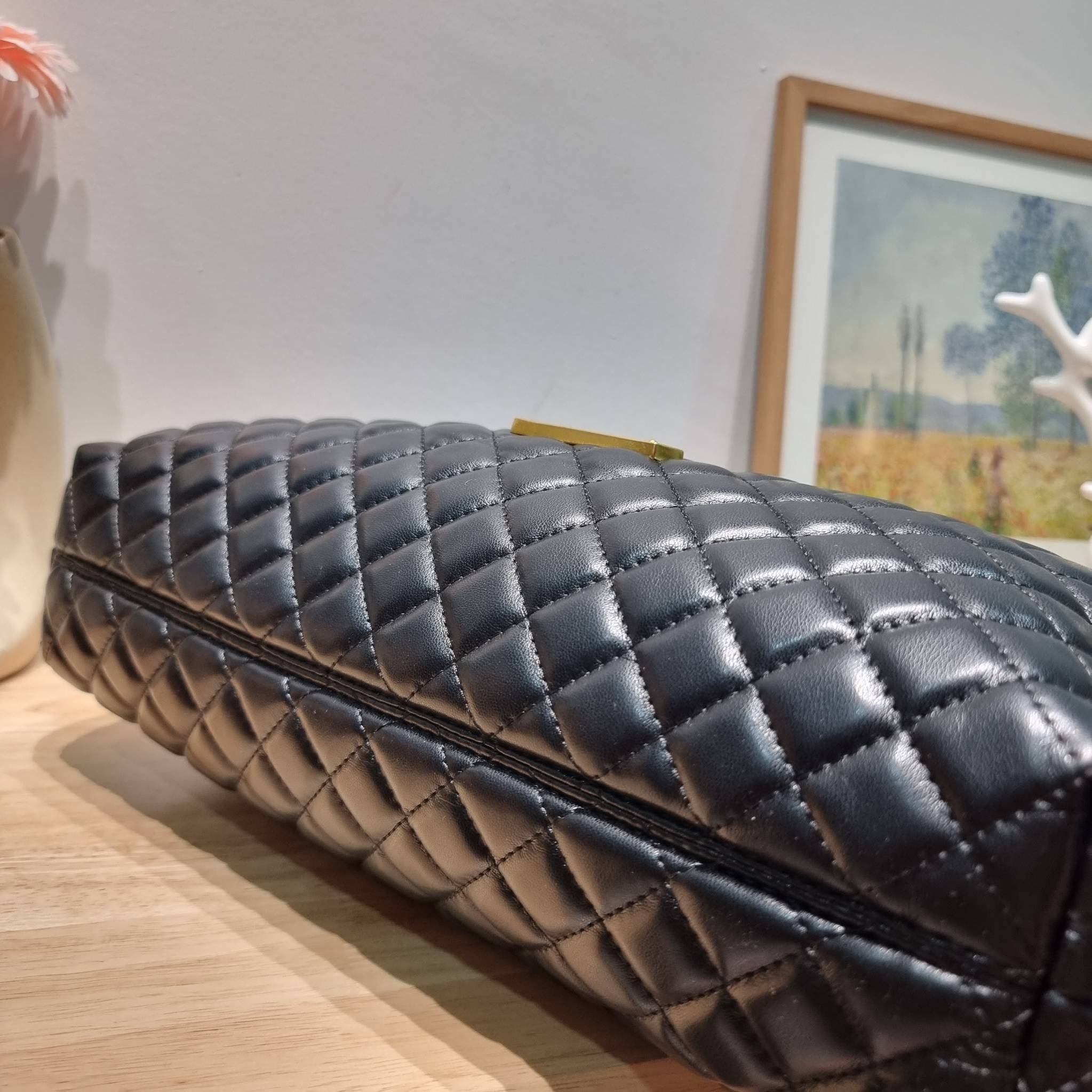 YSL tote bag / YSL ICARE MAXI SHOPPING BAG พร้อมส่ง 3 สี กระเป๋าใบใหญ่ทรงโท้ท ที่เอาอยู่ทุกลุค จุของได้แบบไม่ต้องกังวล พิเศษแถมใบลูกให้อีกใบ คุ้มค่ามากๆบอกเลย