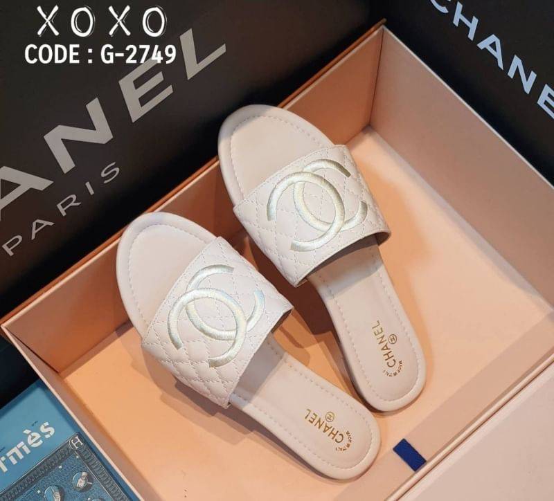 CHANEL SANDELS แตะงานแบรด์ ชิคๆ สวย หรู นุ่มมาก ใส่สบาย วัสดุหนัง PU เย็บตาราง ด้านหน้างานปักโลโก้ สวย เรียบร้อย แมทส์ชุดง่าย น้ำหนักเบา
