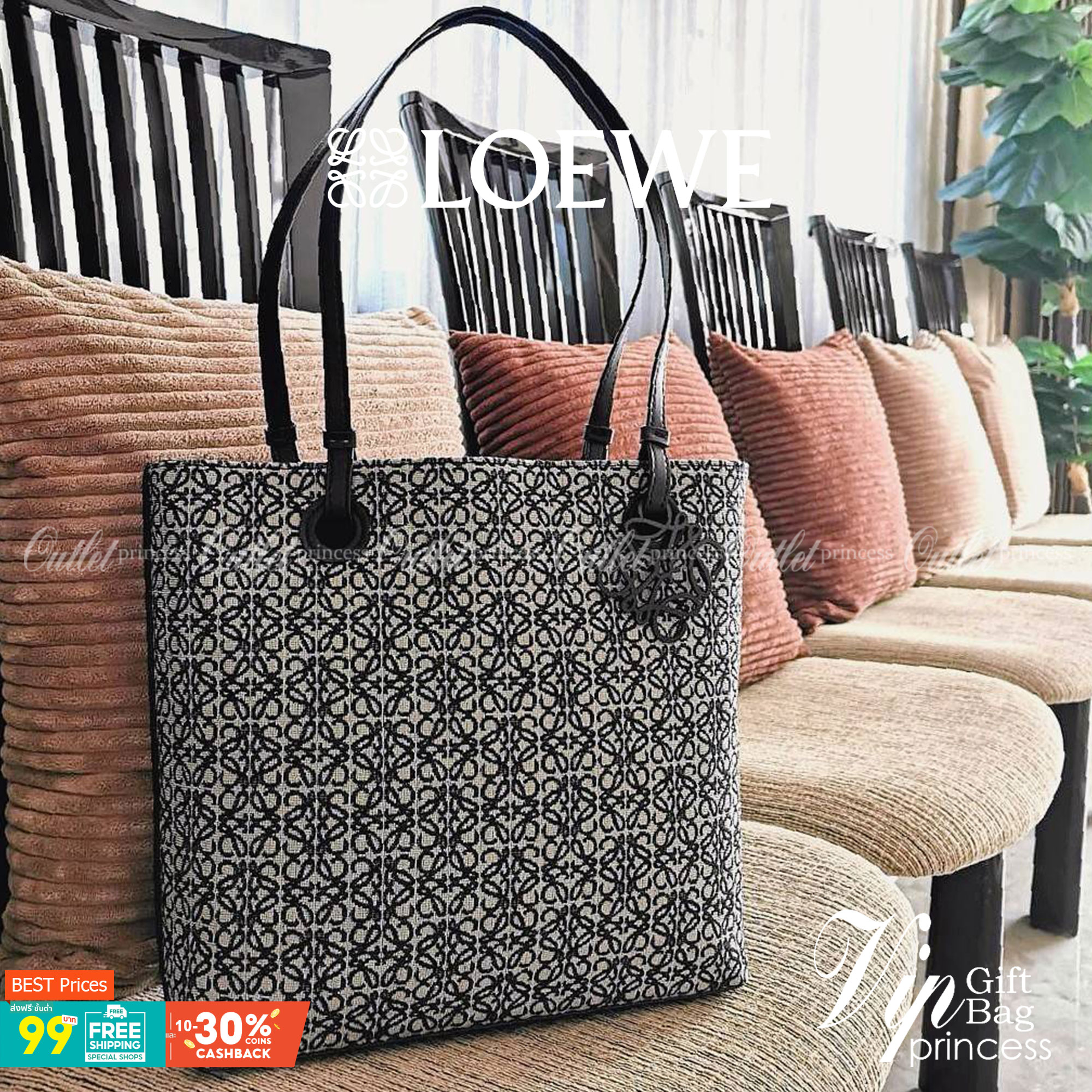 LOEWE ANAGRAM TOTE BAG VIP GIFT WITH PURCHASE GWP พรีเมี่ยมกิ๊ฟ Limited จาก LOEWE PERFUME DUTYFREE ไอเท็มใหม่! ดีไซน์สวยคงเอกลักษณ์ด้วยวัสดุ Anagram Canvas Jacquard Fabric ผสมผสานหนังแท้ Calfskin ลงตัวสุดคลาสสิค ขนาดกำลังดี น้ำหนักเบา ใส่เอกสาร A4 Noteboo