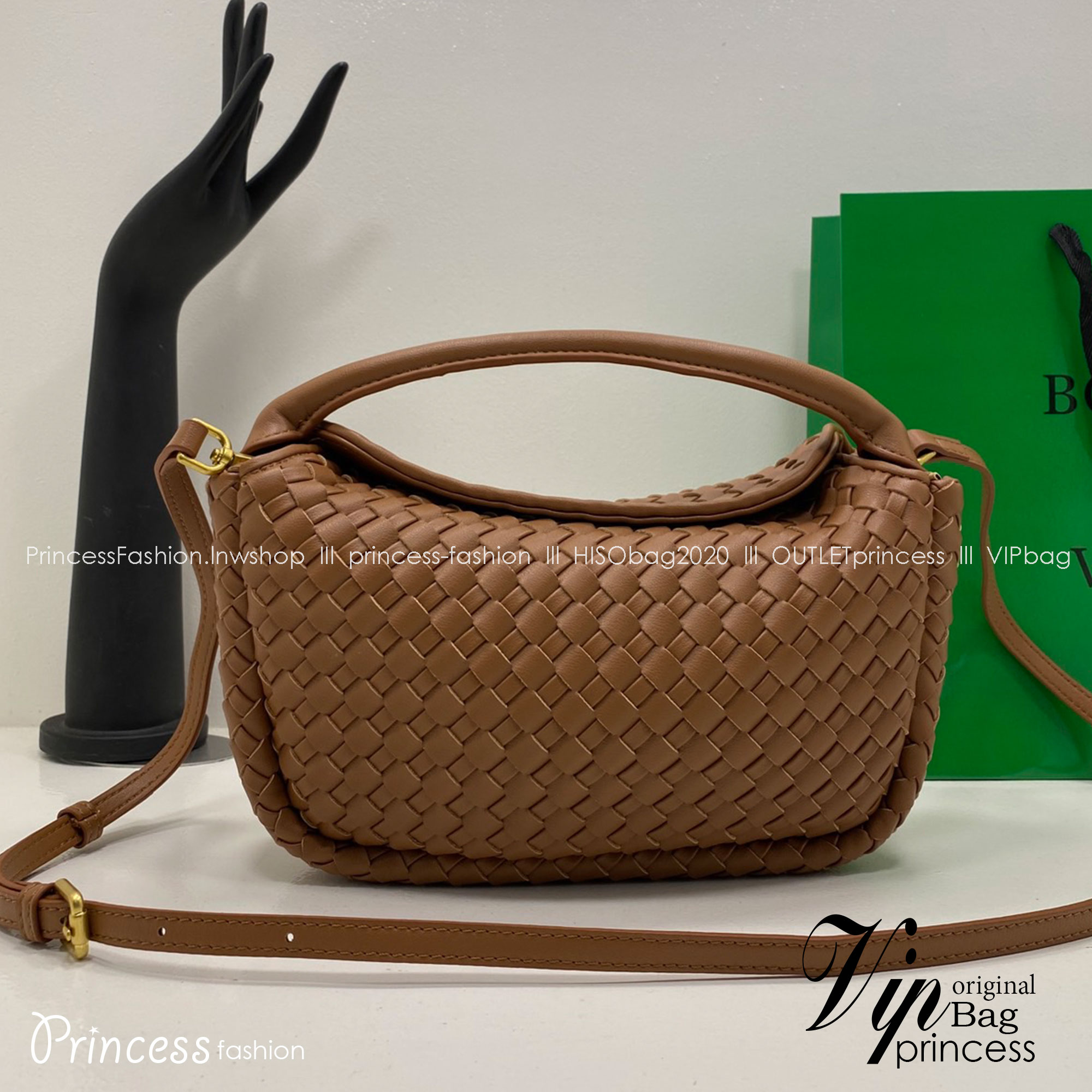 BOTTEGA intrecciato leather Snap Handle Handbag กระเป๋าถือ/สะพาย ดีไซส์สานเป็นเอกลักษณ์ หูจับในตัว หนังสวยงาม เกรดออริ สลับแท้ 1:1 ใช้งานต่างประเทศได้