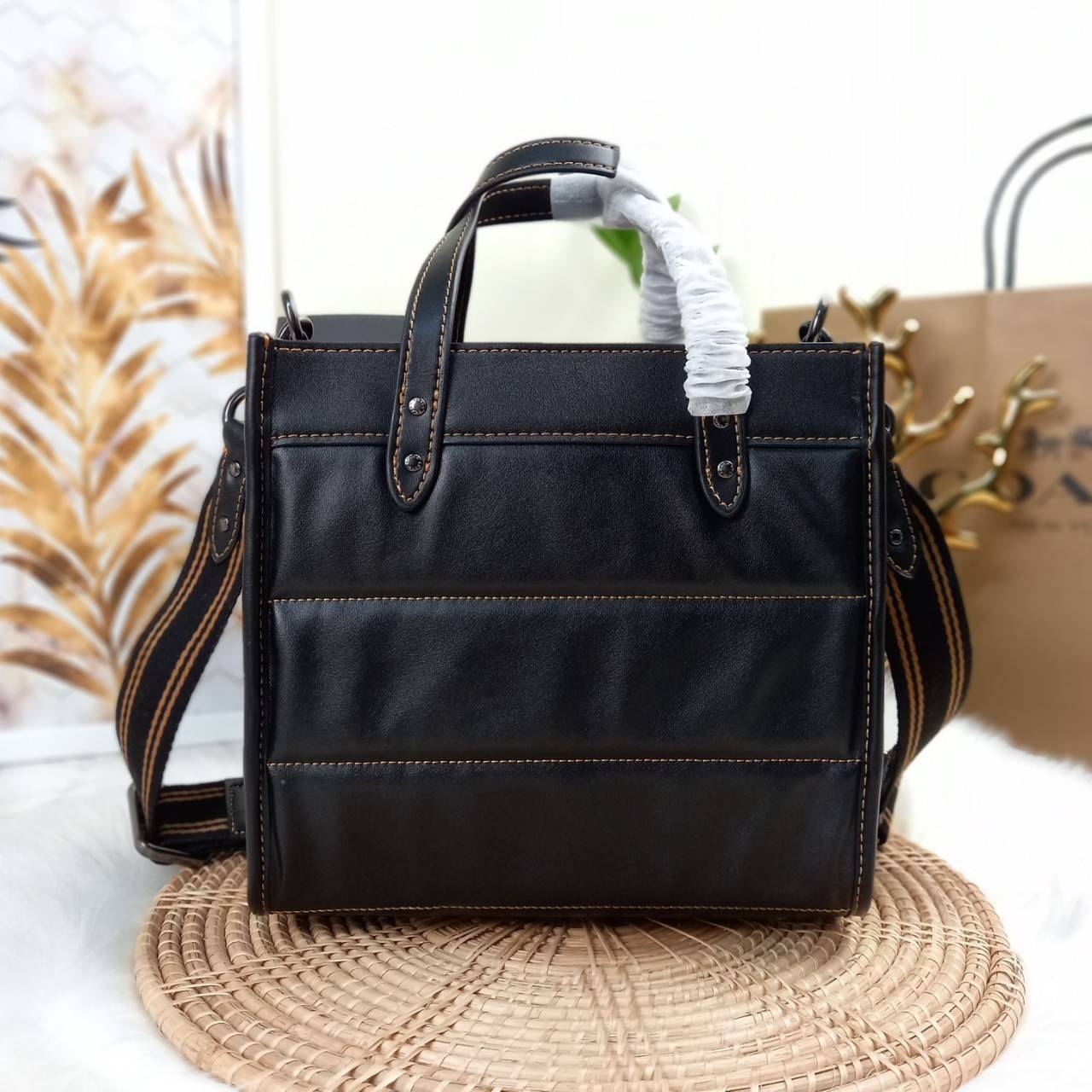 COACH CASUAL STYLE STREET STYLE 2WAY PLAIN LEATHER ELEGANT STYLE (C6958 C6852) 🌺 ที่สุด! ของที่สุด!! กระเป๋าถือ กระเป๋าสะพายรูปทรงสุดฮิต สุดคลาสสิค รุ่น UNISEX ที่ชิคๆ สบายๆ ได้ทั้งชายและหญิง// วัสดุหนังแท้ทั้งใบ ตัดเย็บด้วยหนังเนื้อนุ่มพิเศษ หนา 