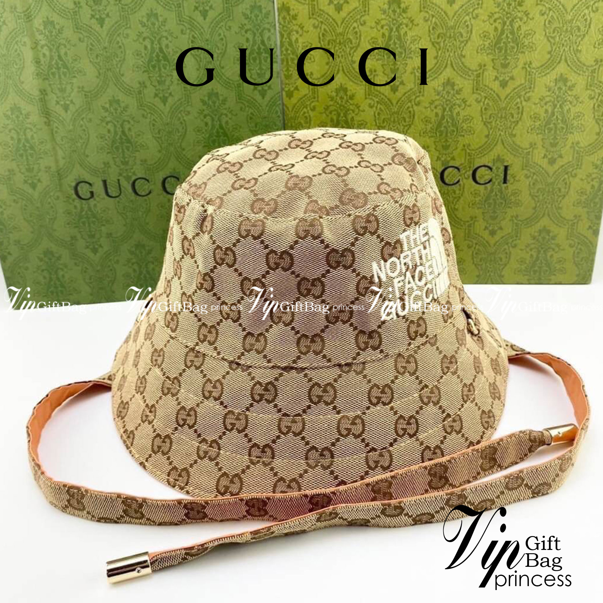 The North Face x Gucci GG canvas hat พร้อมส่งที่ไทย หมวกผ้าแคนวาสใส่ได้ 2 ด้าน พร้อมสายรัดคางเส้นยาว งานปักละเอียดคมชัด เกรดออริจินอล สวย คุ้มค่าค่ะ
