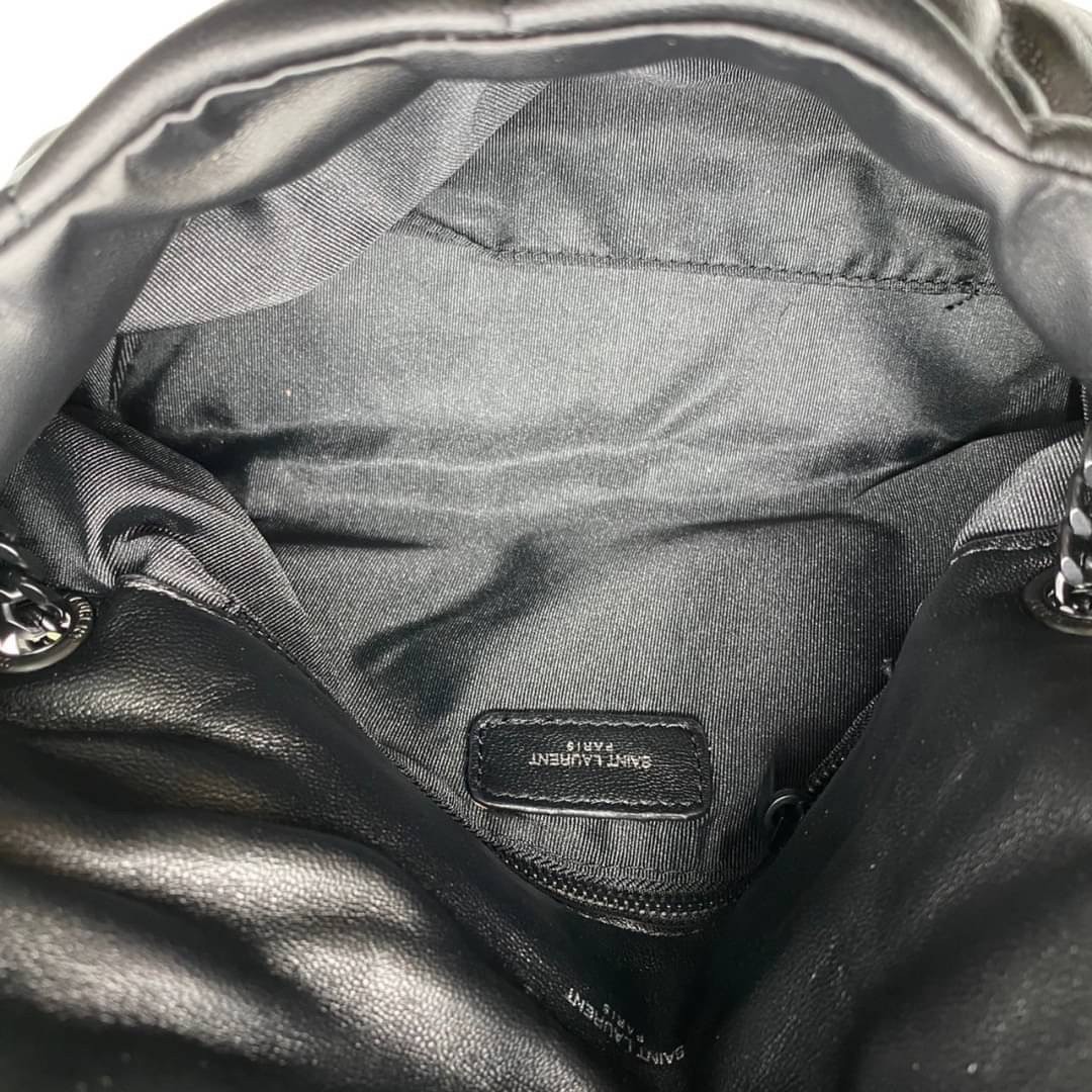 28cm YSL PUFFER SMALL CHAIN BAG IN QUILTED / Yves Saint laurent puffer small chain bag in quilted กระเป๋าสะพายรุ่นยอดนิยม ทรงสวย ใช้ได้บ่อยไม่มีเบื่อ วัสดุหนังสัมผัสนิ่มมือ ดีไซน์เรียบหรู