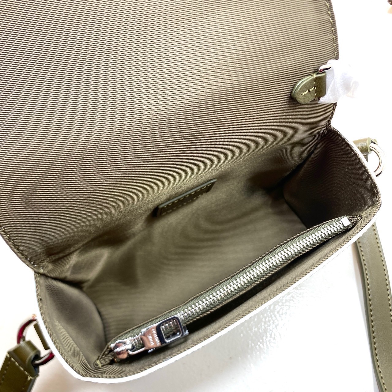 TOP ORI หนังแท้ | LV Steamer Wearable Wallet Bag กระเป๋าสะพายดีไซน์กระเป๋าสตางค์ สีเบจและสีกากี งานแคนวาสเคลือบ Damoflage แต่งขอบด้วยหนัง ขนาดกะทัดรัดใบนี้ผสานหมุดและโซ่