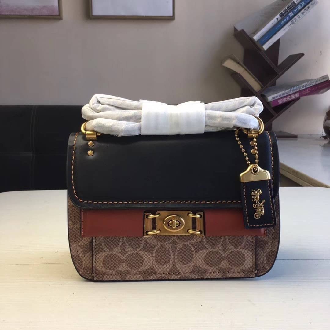 COACH Troupe Crossbody In Signature Canvas 2สี พร้อมส่งที่ไทยราคาสุดคุ้ม