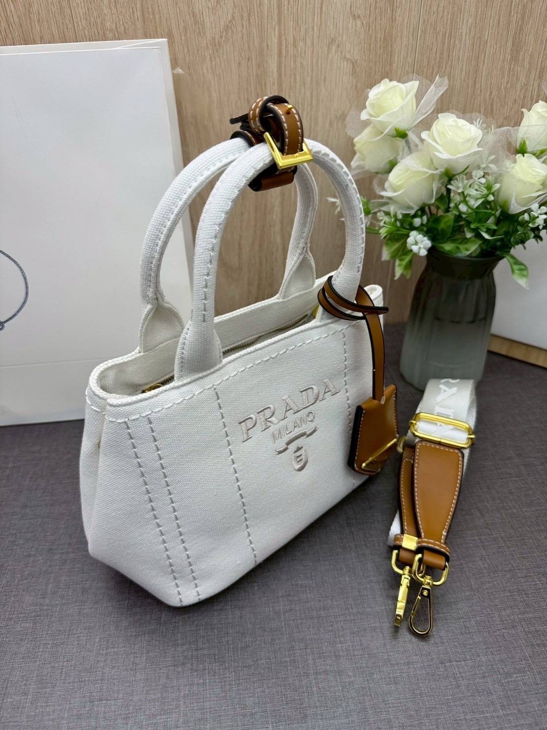 ORI หนังแท้ | Prada Jardinière linen blend mini-bag / Prada Tote Bag กระเป๋าทรงโท้ทใบเล็กน่ารัก ผ้าลินินผสม มาพร้อมดีไซน์ทันสมัย