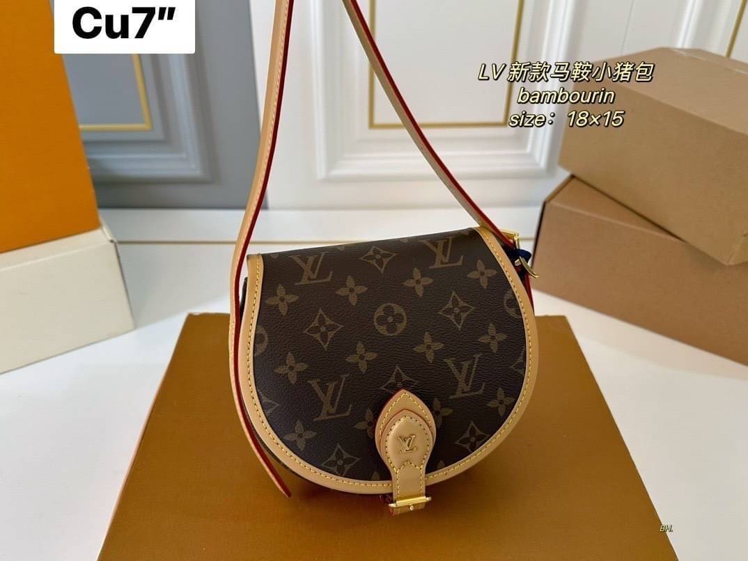LV Tambourine Monogram Crossbody Bag กระเป๋าสะพายทรงสวย ดีไซน์คลาสสิควินเทจ งานหนังแคนวาสตัดสลับหนัง สายสะพายในตัวปรับได้ ถือเป็น clutch ออกงานก็ได้ ดูแพงมากๆ