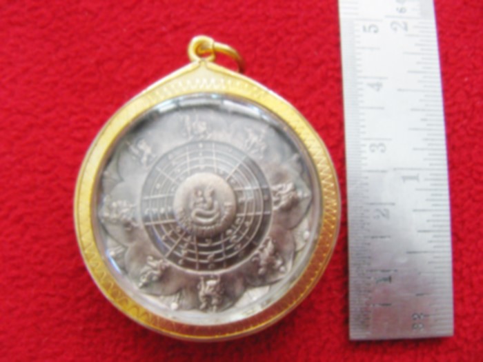 สินค้าหมดค่ะ เหรียญเทวดาพระราหูทรงครุฑหลังเทวดาประจำวันเกิดเนื้อเงินเลี่ยมทองไมครอนค่ะ