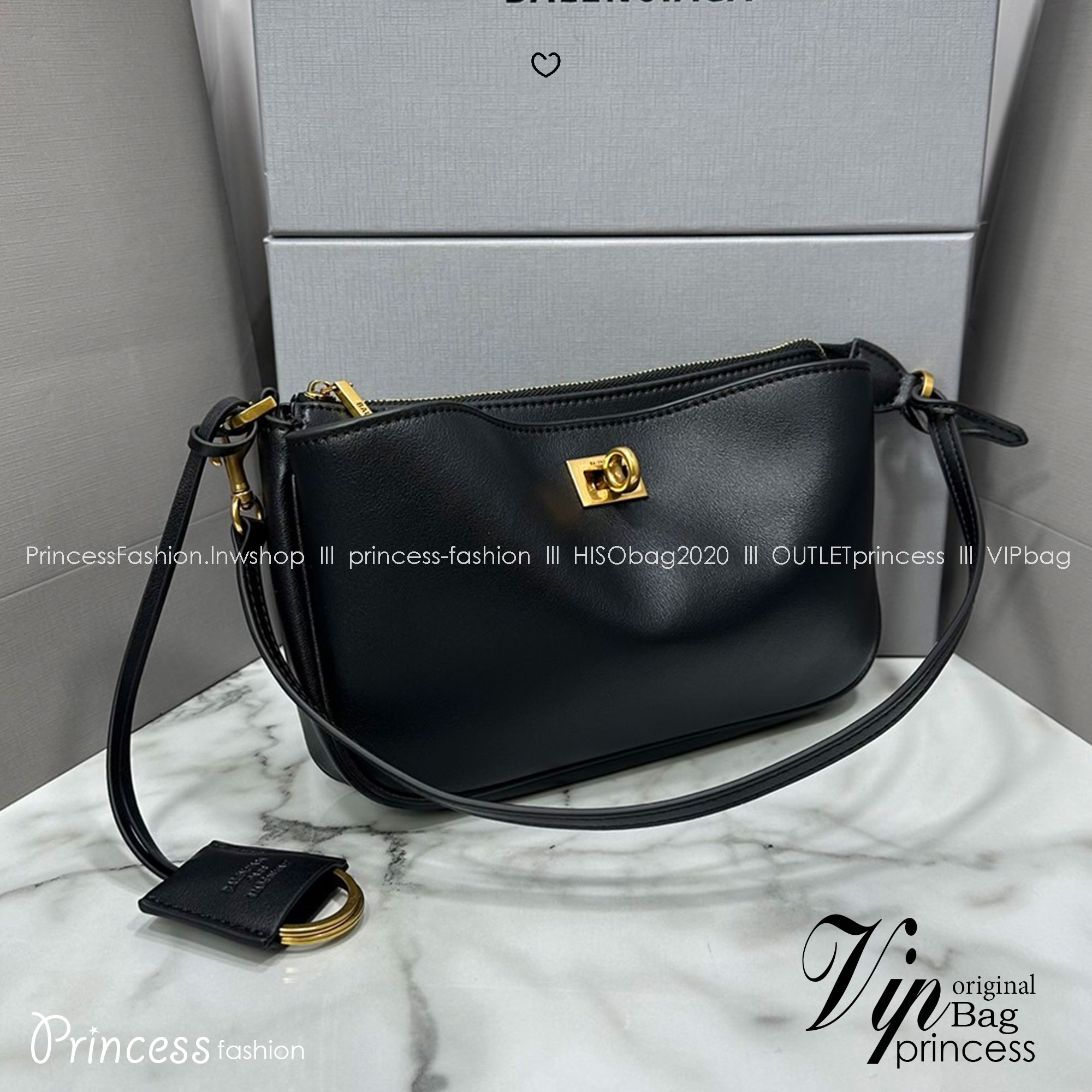 Balenciaga Rodeo Sling Pochette / Balenciaga shoulder leather bag 22cm กระเป๋าสะพายทรงพอชที่สุดของไฮแบรนด์สุดไอคอนิค ดีไซส์เรียบหรู สวยจับต้องได้ ถือหรือสะพายไหล่ได้เก๋มากๆ ถือออกงานก็ได้ลุคไฮแฟชั่นหรูๆ