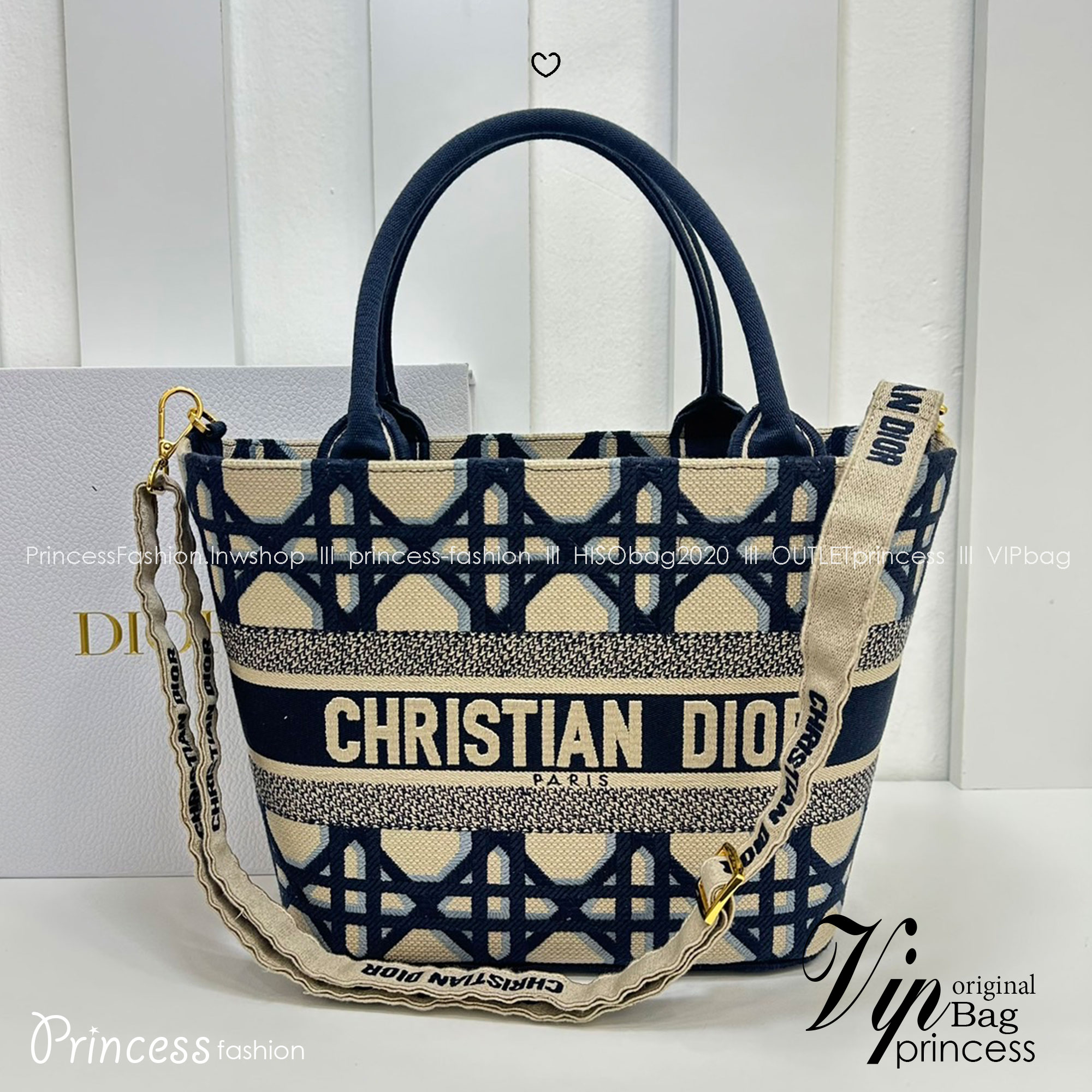 DIOR Hat Basket Bag / DIOR NEW LINE TOTE / DIOR KID TOTE กระเป๋าทรงโท้ทรุ่นใหม่ เอกษณ์ความหรูหรา โดดเด่นสวยงาม เกรดออริ 1:1 ใช้งานต่างประเทศได้