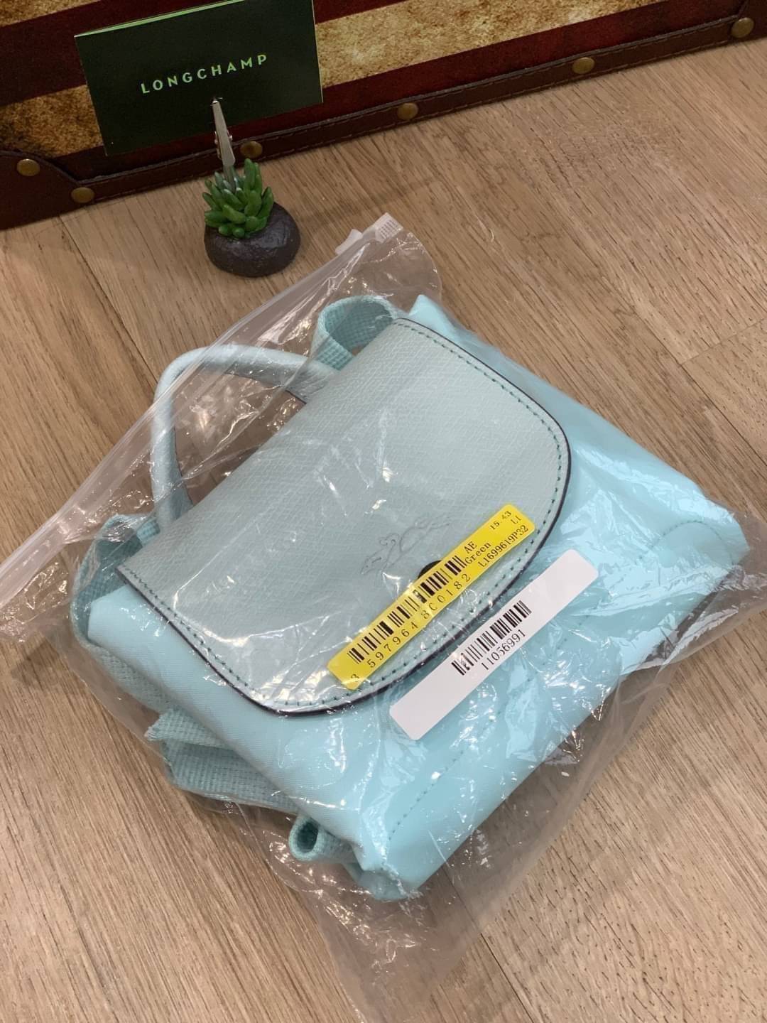 Longchamp LE PLIAGE Club Backpack PASTEL พลาดไม่ได้กับสีใหม่แบบพาสเทล มองแล้วสบายตา อีกหนึ่งในกระเป๋ารุ่นยอดนิยมของLongchamp สำหรับสาวแฟชั่นหัวทันสมัย
