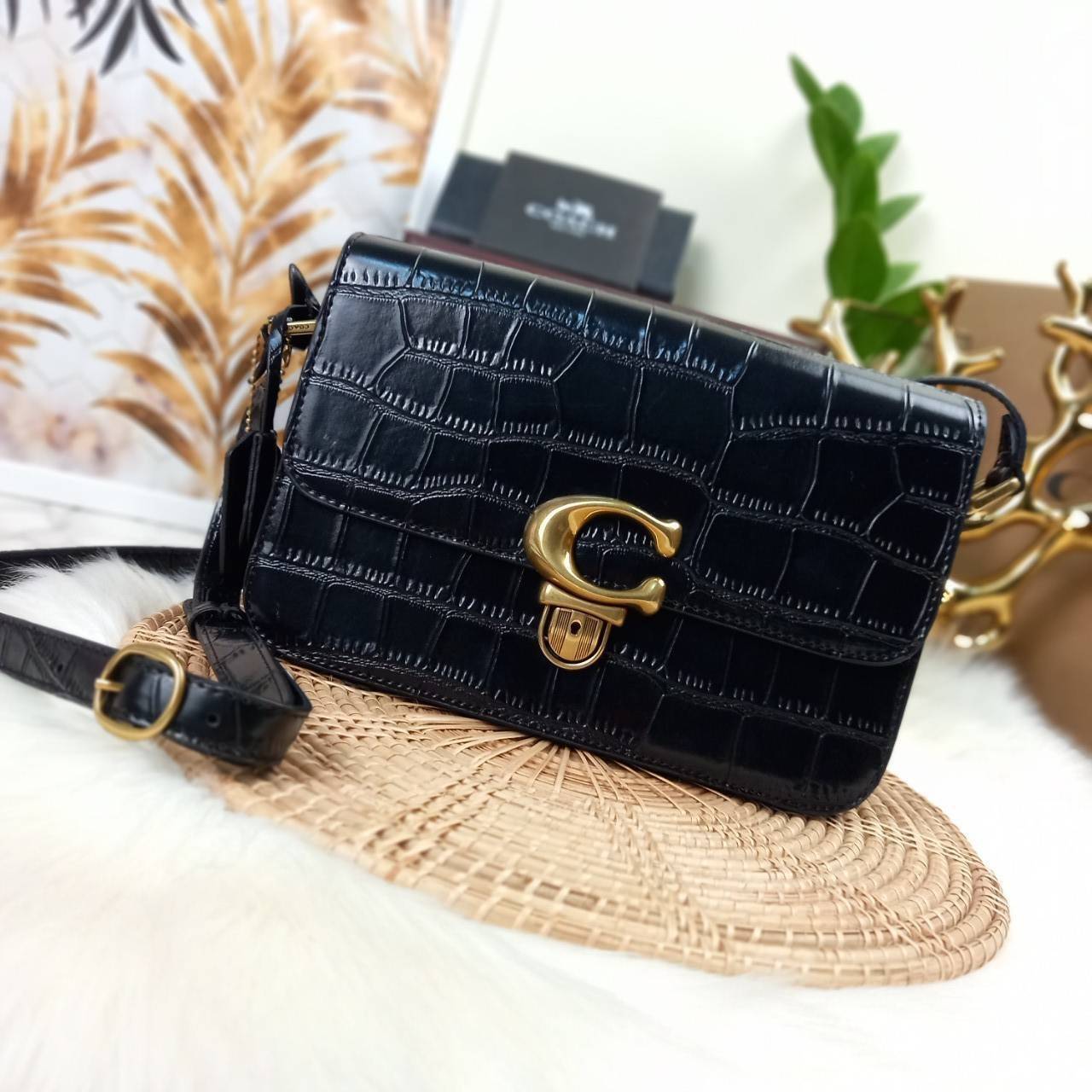 COACH CROCODILE EMBOSSED LEATHER STUDIO SHOULDER BAG (COACH C6640)🌺เอาซิ๊!!ใครอดใจไหวให้รู้ไป!! สวยตาแตก!! ปรับลุคให้ดูแพง แบบไม่ปรานีกันล่ะคราวนี้!// กระเป๋าถือ กระเป๋าสะพาย อีกหนึ่งคอลเลคชั่นสุดตะลึงตา หรูหรา! เวอร์วังอลังสร้าง! ที่ดูแพงม๊ากก!!/