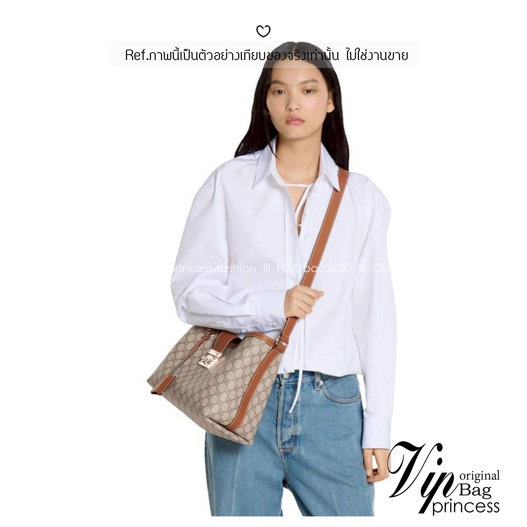 Gucci Padlock large shoulder bag กระเป๋าสะพายใบใหญ่ ในคอลเลกชั่น Pre-Fall 2025 แพดล็อกนำเสนอรูปทรงร่วมสมัยที่สามารถใช้งานได้หลากหลายสไตล์ สวยผู้ดีรูปทรงใช้งานง่าย วัสดุหนังแคนวาส