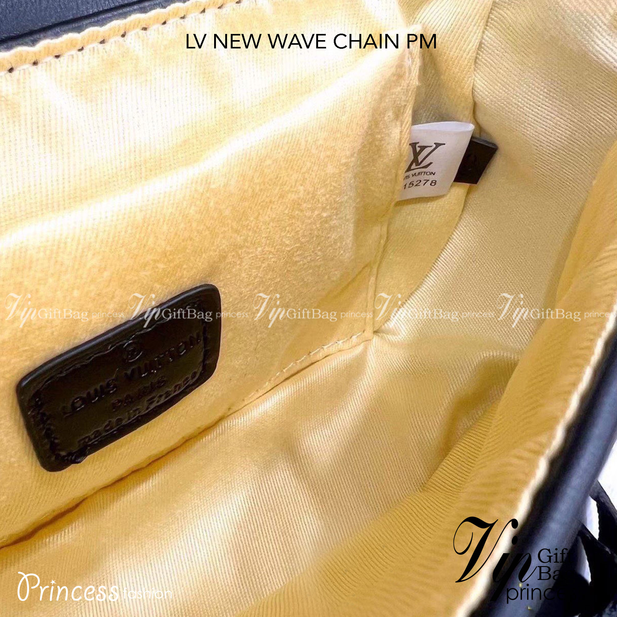 LV NEW WAVE CHAIN PM / New Wave Pochette Multi Bag กระเป๋าสะพายมัลติฟังก์ชั่น Set 2 ใบสวยคุ้มค่าน่าใช้ มาพร้อม box set ดีงาม ลูกเล่นคลาสสิคผสานความวินเทจ มีสายสะพายให้ 2 เส้น และกระเป๋าใบลูก เล็กน่ารัก ภายในเป็นช่องโล่ง แบ่งสัดส่วนมีช่องย่อย ใบนี้ปรับใช้ไ