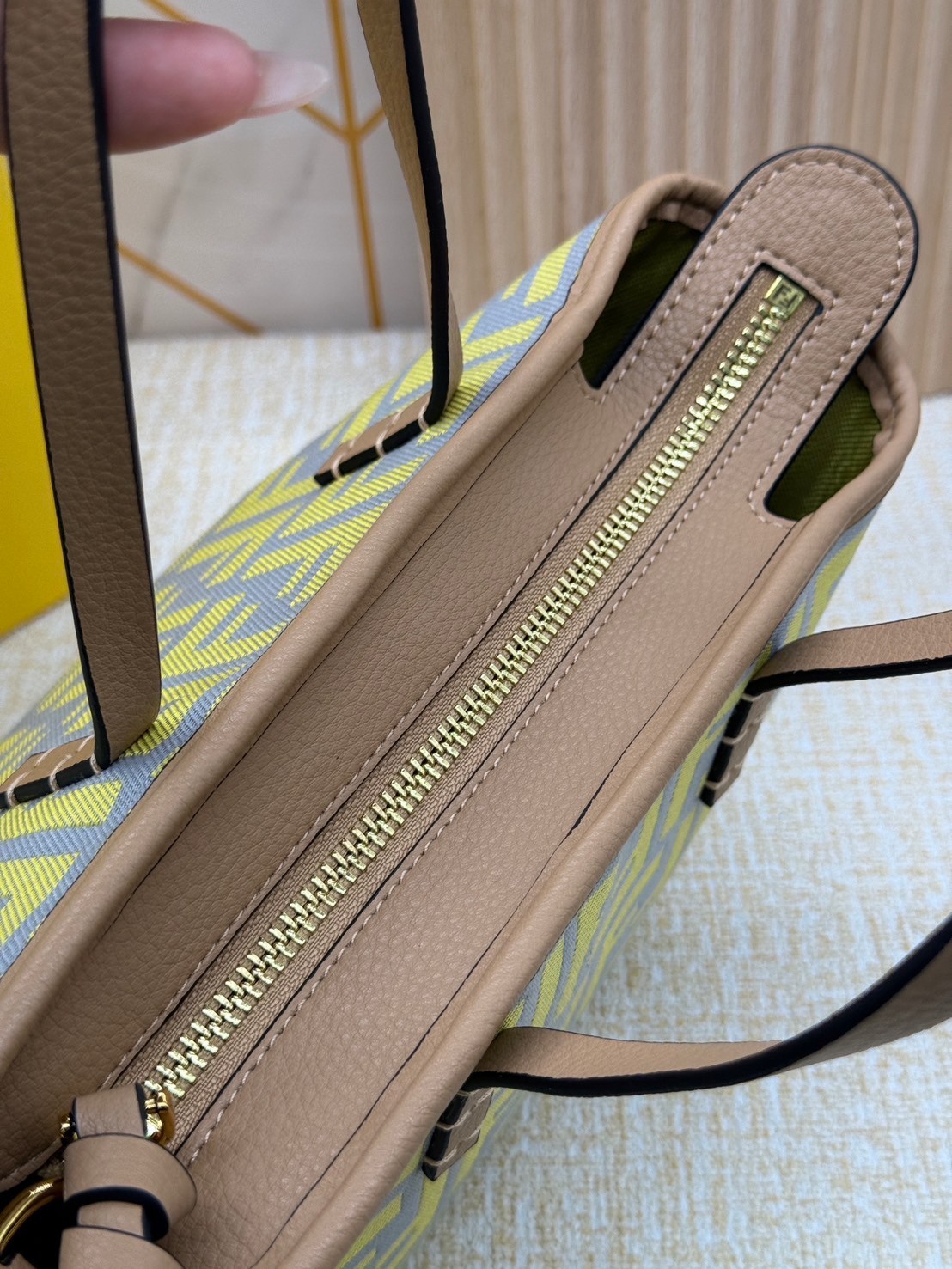 Fendi Roll Mini FF jacquard mini bag / YSL TOTE BAG MINI กระเป๋าสะพายทรงโท้ทไซส์มินิ เกรดออริ 1:1 ใช้งานต่างประเทศได้