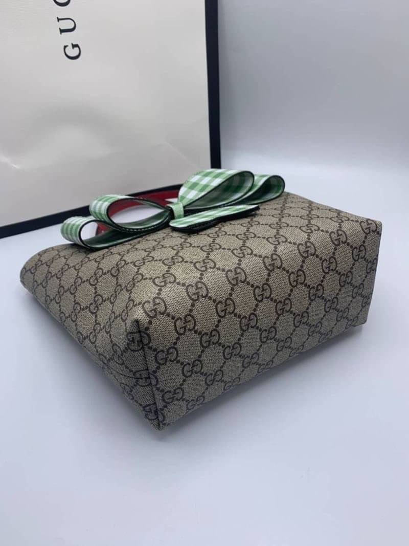 รวมแบบ GUCCI Children's tote bag / Gucci kid tote / Gucci bag พร้อมส่งสต๊อกแน่น กับกระเป๋าโท้ทคิดท์ ไซส์น่ารักน่าใช้ ฮอตไม่หยุด เด็ดทุกดีไซน์ มีลายเข้าใหม่มากกว่าในรูปนะคะ **สินค้าเกรดออริจินอล 1:1 สลับแท้ งานสวยตามรูป ภาพถ่ายจากงานขายจริง ใช้งานต่าง