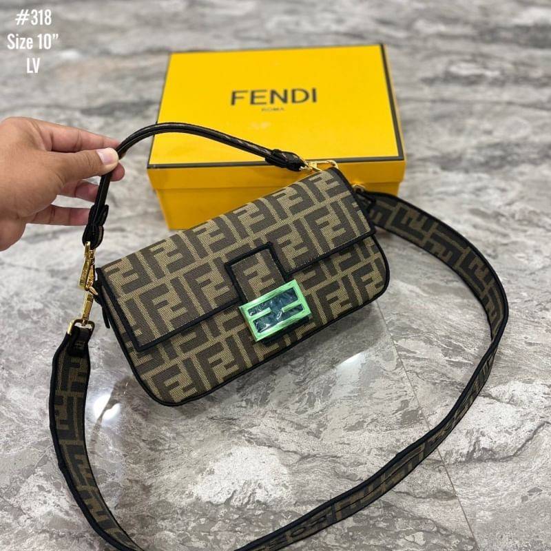 FENDI Baguette Brown FF jacquard fabric bag กระเป๋าสะพายทอลายโมโนแกรม อะไหล่สีทองหรูหรา ถอดสายถือเป็นคลัชได้สุดคุ้ม