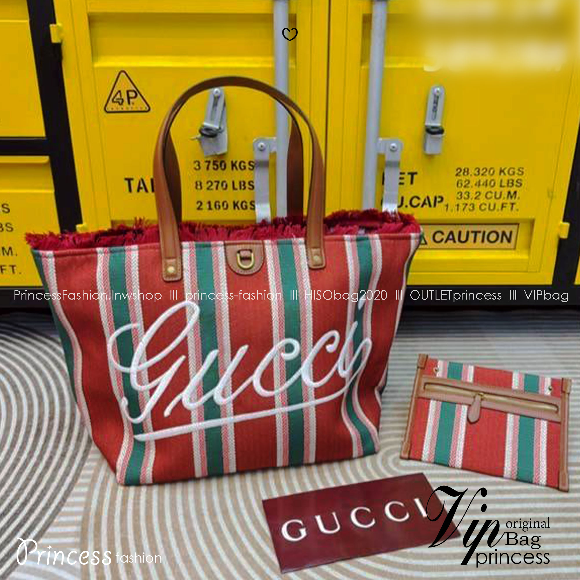 Gucci Embroidered large canvas tote bag Variation multicolor canvas กระเป๋าสะพายทรงโท้ทใบใหญ่ โดดเด่นผ้าแคนวาสฝ้ายลายทางสะดุดตา ตกแต่งด้วยงานปักลาย Gucci ด้านหน้า คอลเลคชั่นฤดูใบไม้ผลิ/ฤดูร้อน 2025