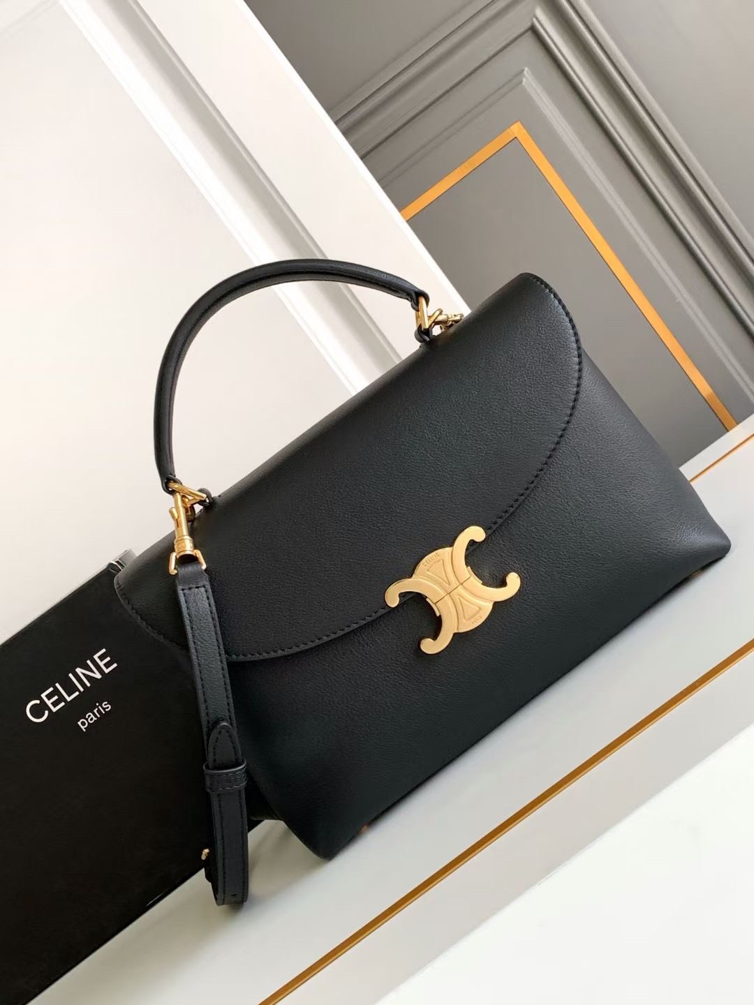 MEDIUM CELINE NINO BAG IN SUPPLE กระเป๋าสะพายหูจับในตัว แบรนด์หรู ดีไซส์คล่องตัว เกรดออริ สลับแท้ 1:1 ใช้งานต่างประเทศได้