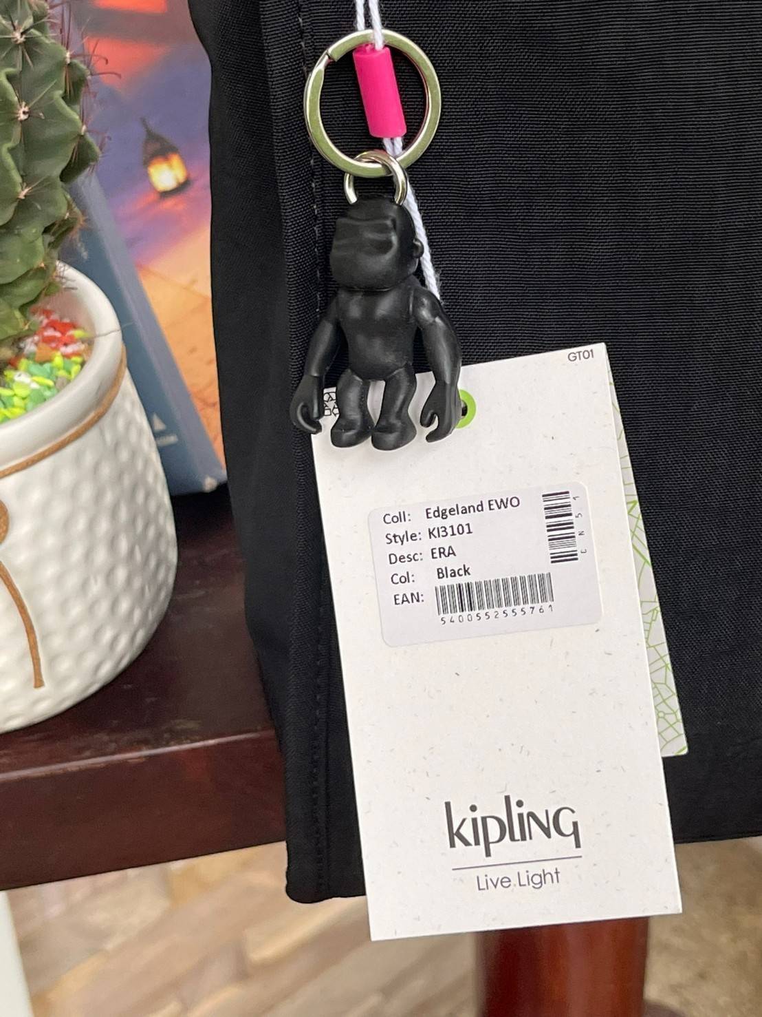 Kipling Stacey Tote Bag(KI3101) คอลเลคชั่นใหม่ล่าสุดจากkipling เป็นกระเป๋าที่มีสายคล้องเอาไว้ใช้งานบริเวณไหล่ สามารถจัดเก็บสิ่งของได้ในจำนวนมาก รวมไปถึงตัวซิปที่มีความไหลลื่น ใช้งานง่ายไม่มีสะดุดในขณะเดียวกันตัวกระเป๋าเองก็มีน้ำหนักเบามาก ๆ พื้นฐานที่สามา