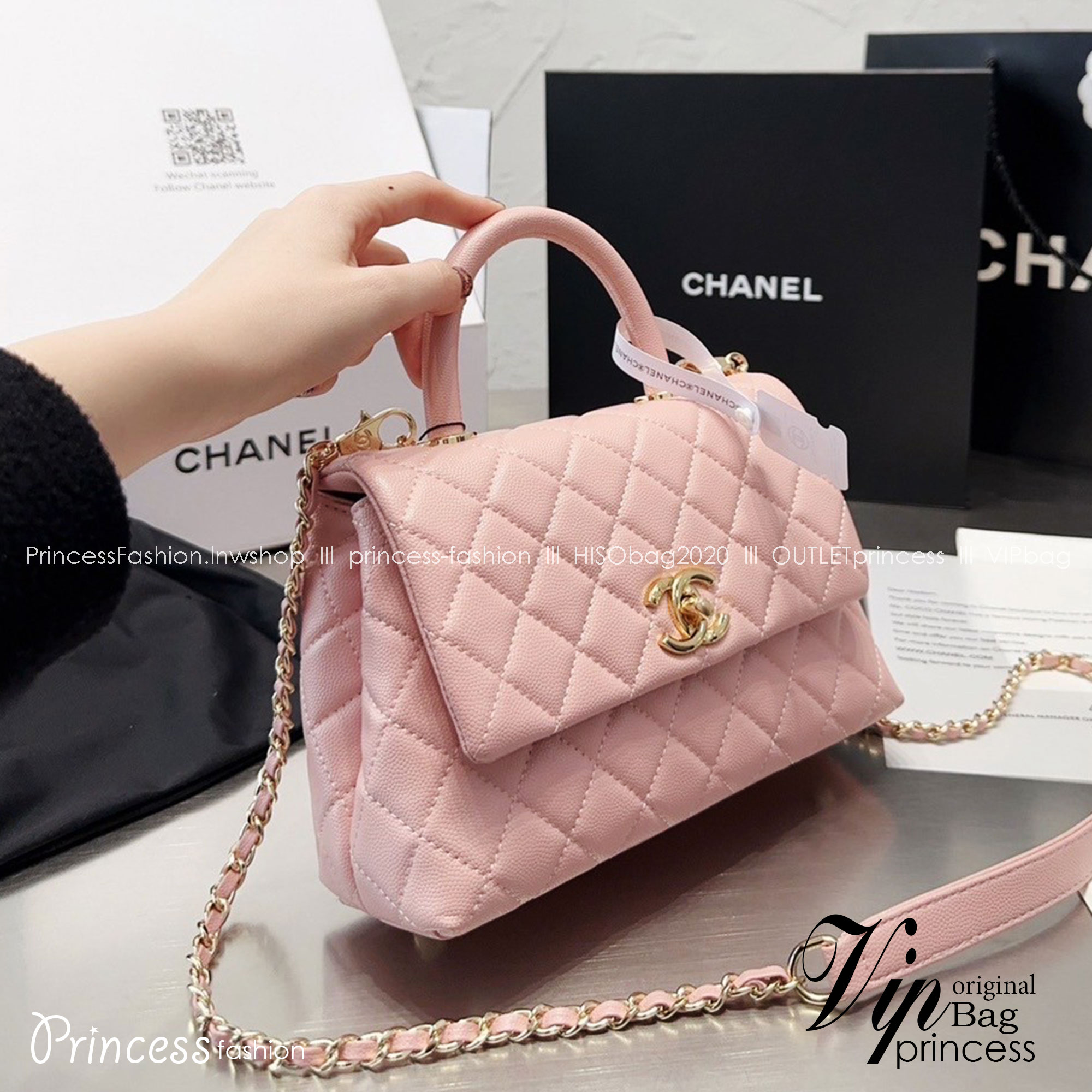 Chanel Coco Top Handle Bag 9" / Chanel Bag พร้อมส่ง กระเป๋าสะพายสุดคลาสสิค สวยหรูพร้อมมือจับในตัว งานหนังเรียบ อะไหล่ทองสวยมาก มาพร้อมกล่อง อปก ครบเซ็ท รอบนี้จัดราคาพิเศษสุดคุ้มค่ะ ใช้งานต่างประเทศได้ ภาพถ่ายจากงานขายจริง