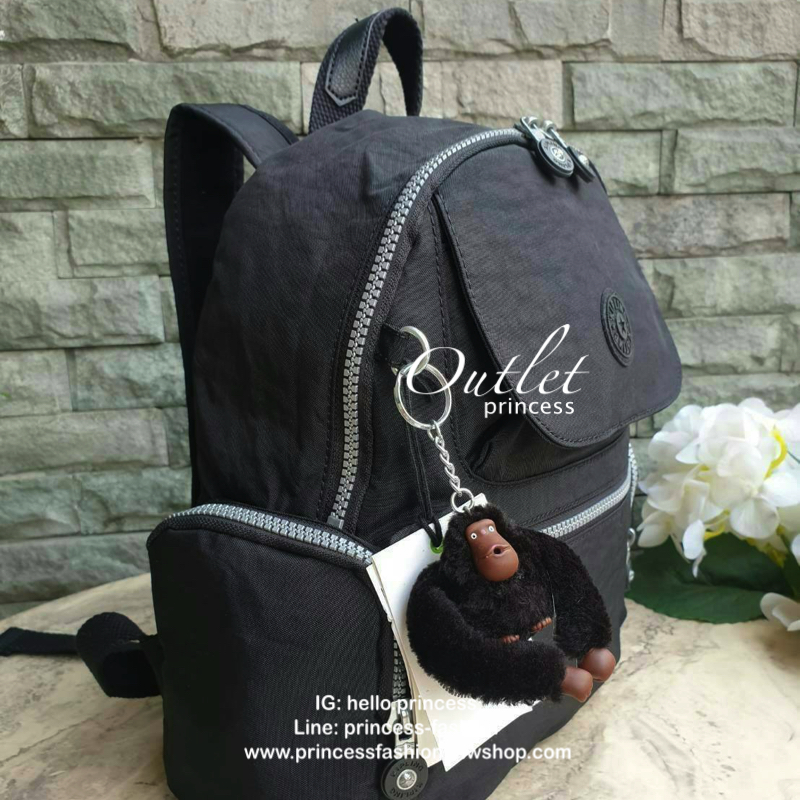 Kipling Matta Small Metallic Backpack รุ่น KI1490 คอลเลคชั่นใหม่ชนช้อป!!กระเป๋าเป้ขนาดกำลังดี วัสดุไนล่อนเคลือบกันน้ำ มีน้ำหนักเบา มีช่องเก็บของหลายช่อง แบ่งเป็นช่องด้านหน้า 2 ช่องและด้านข้างอีก 2 ช่อง ช่องใหญ่ปิดเปิดด้วยซิปคู่ภายในมีช่องซิป ช่องใส่ของจุก