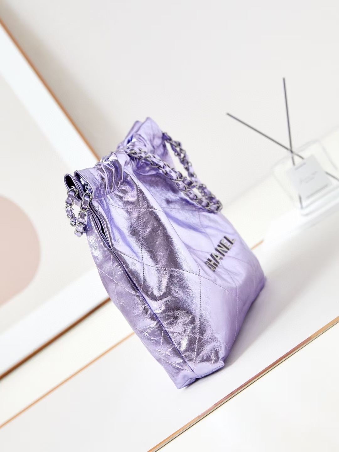 CHANEL 22 Medium HANDBAG In Metallic & Gold-Tone Metal กระเป๋าสะพายสีเมทัลลิค เกรดออริ ท็อป สลับแท้ 1:1 เกรดดีสุด ผ่านทุก ตม หนังแท้สวย ใช้งานต่างประเทศได้