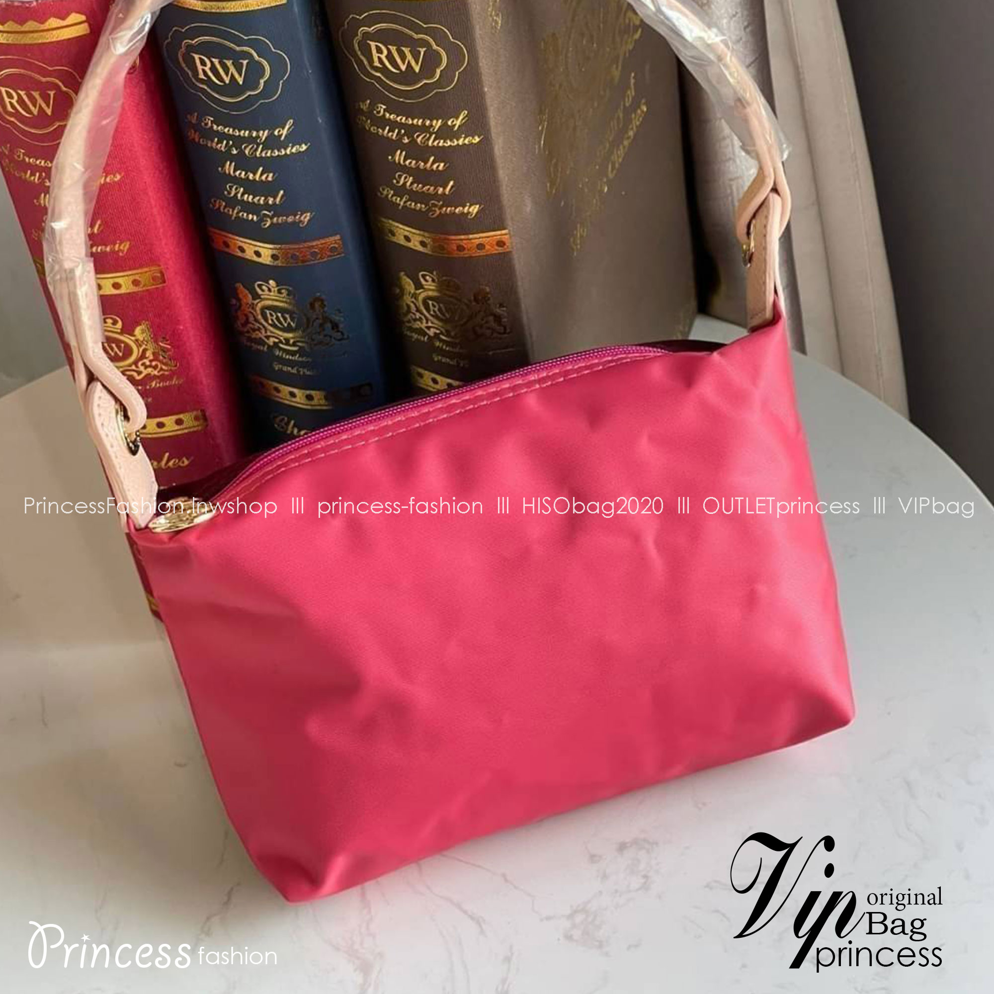 LONGCHAMP LE PLIAGE RE-PLAY Shoulder bag แฟน ๆ ของกระเป๋าไนลอนพกพาอันเป็นเอกลักษณ์ของแบรนด์ ตอนนี้มีคอลเลกชั่นใหม่ล่าสุดให้เลือกสรร