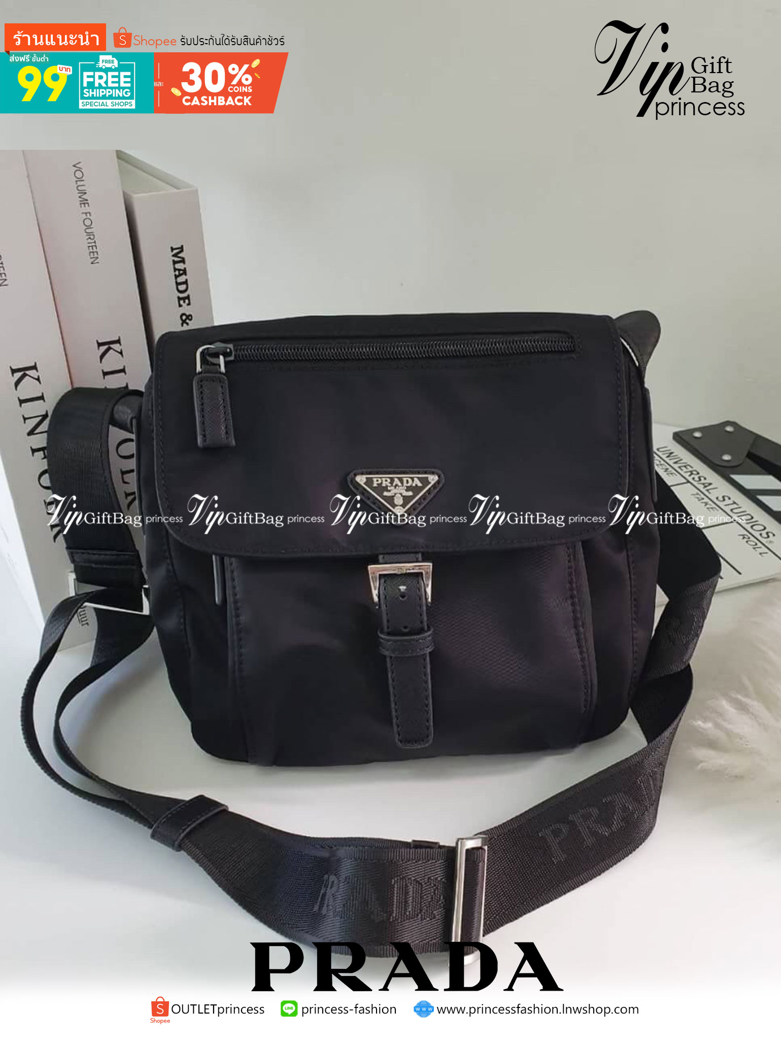 พร้อมส่งรุ่นขายดี กับงานพรีเมี่ยมกิ้ฟแบรนด์ดังอย่าง PRADA ทรง MESSENGER ทรงยอดฮิต สำหรับท่านชาย เนื้อผ้า Nylon มาพร้อมกับทรงสูง ใส่ ของได้หลากหลาย ขนาดกำลังดี เปิดปิดด้านหน้าด้วยตัวล็อคเข็มขัด ด้านในเปิดปิดด้วยซิป อะไหล่สีเงินทั้งใบ จะซื้อใช้เองหรือบมอบเป