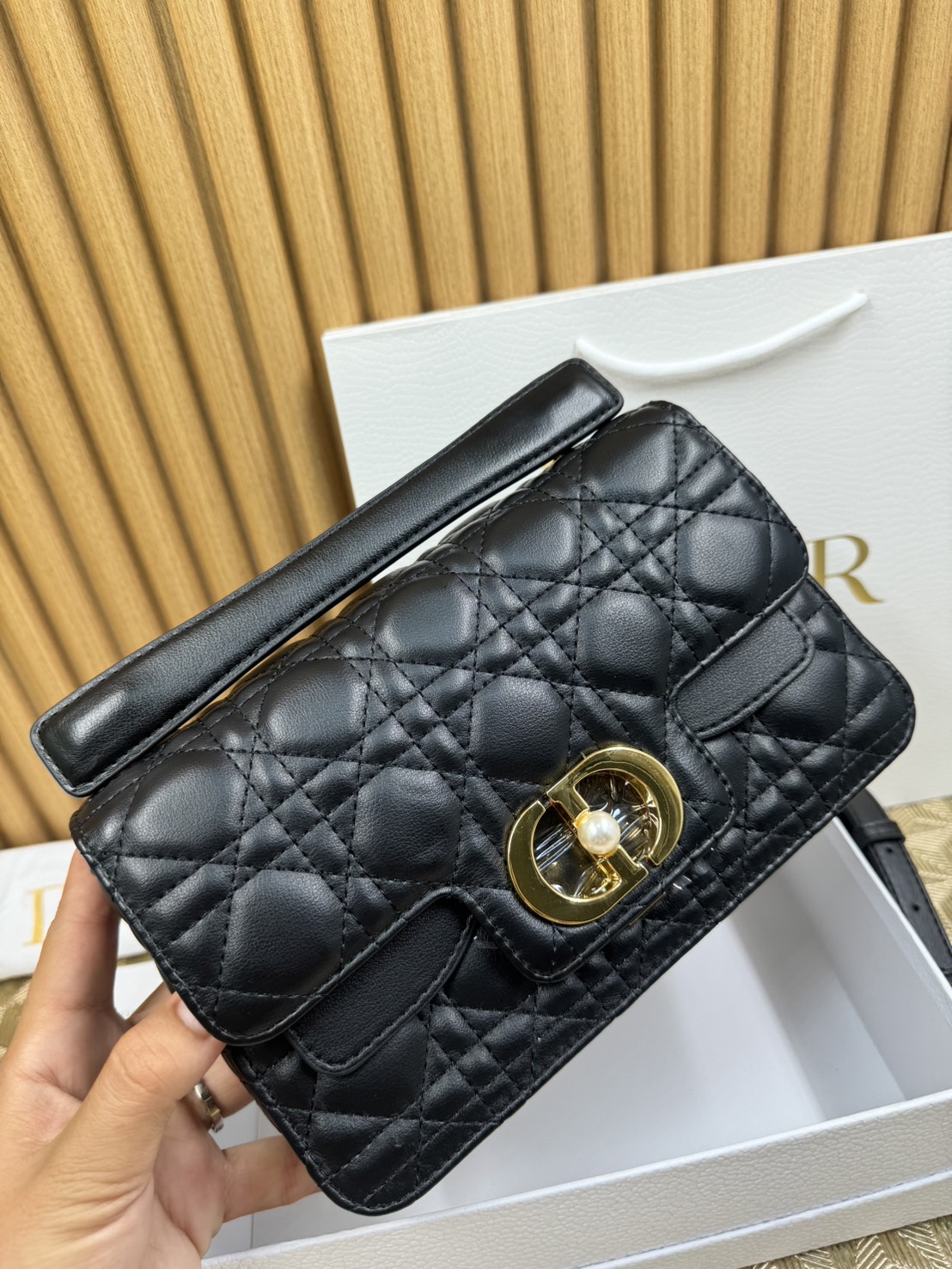 พร้อมส่ง 6 สี Small Dior Jolie Top Handle Bag 22cm กระเป๋าสะพาย เกรดออริ สลับแท้ 1:1 ใช้ต่างประเทศได้