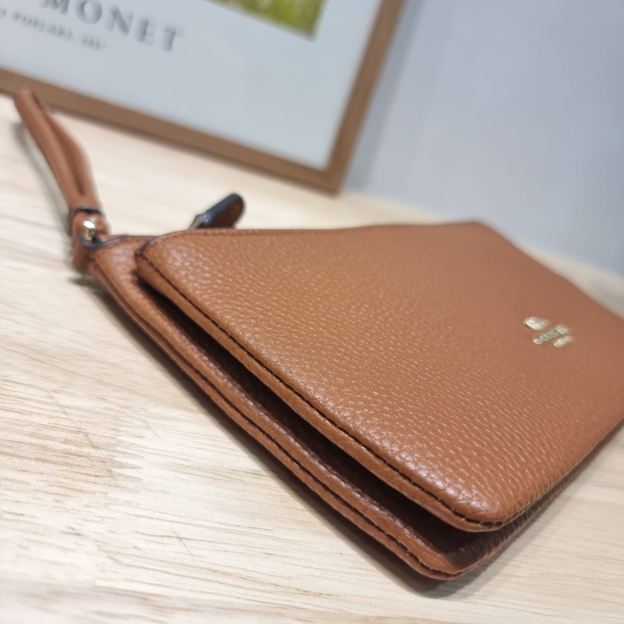 COACH DOUBLE ZIP WALLET IN SIGNATURE CANVAS / C5576 / C5610 / C7313 พร้อมส่ง 8 สี ใหม่ล่าสุด คอล 2023 กระเป๋าคล้องมือใบใหญ่ ดีไซน์ใหม่เล่นระดับ เพิ่มลูกเล่นและดีเทลให้ดูน่าใช้ยิ่งขึ้น