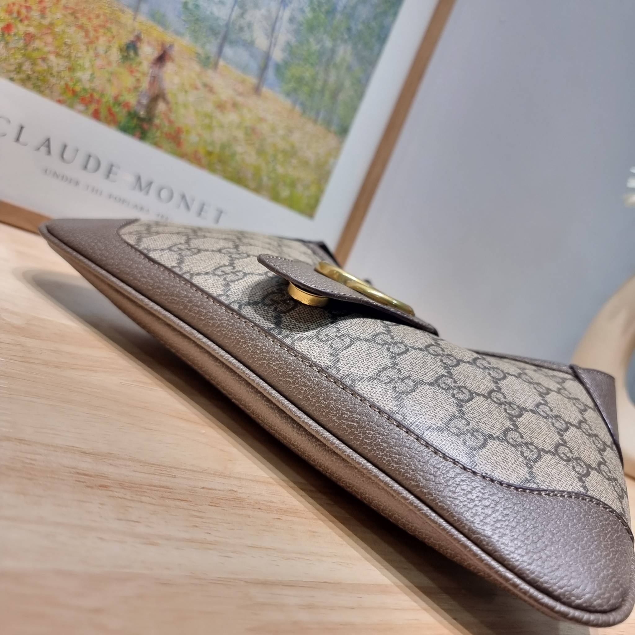 GUCCI Aphrodite small shoulder bag / GG shoulder bag / GUCCI BAG พร้อมส่งที่ไทย กระเป๋าสะพายไหล่ รูปทรงเก๋ ผสานดีไซน์ของความคลาสสิคได้อย่างลงตัว