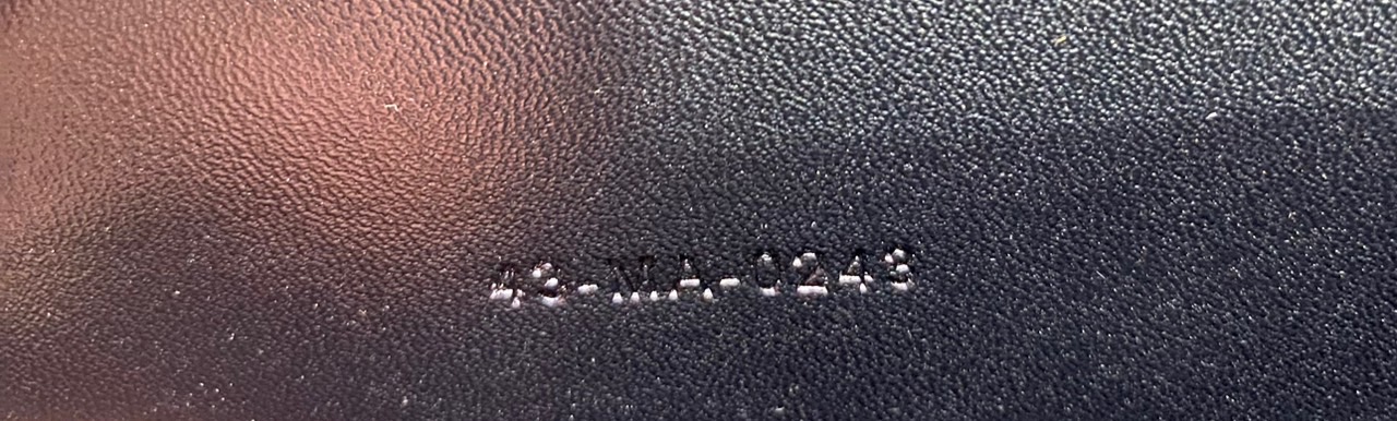 CD SIGNATURE MINI BAG Black Calfskin with Embossed / DIOR Clutch Bag พร้อมส่ง กระเป๋าสะพายทรงคลัท New for Winter 2023 คอลผู้ดี สวยหรู โดดเด่น ราคาสุดคุ้มพร้อมอุปกรณ์ครบ ไม่อยากให้พลาดน้า