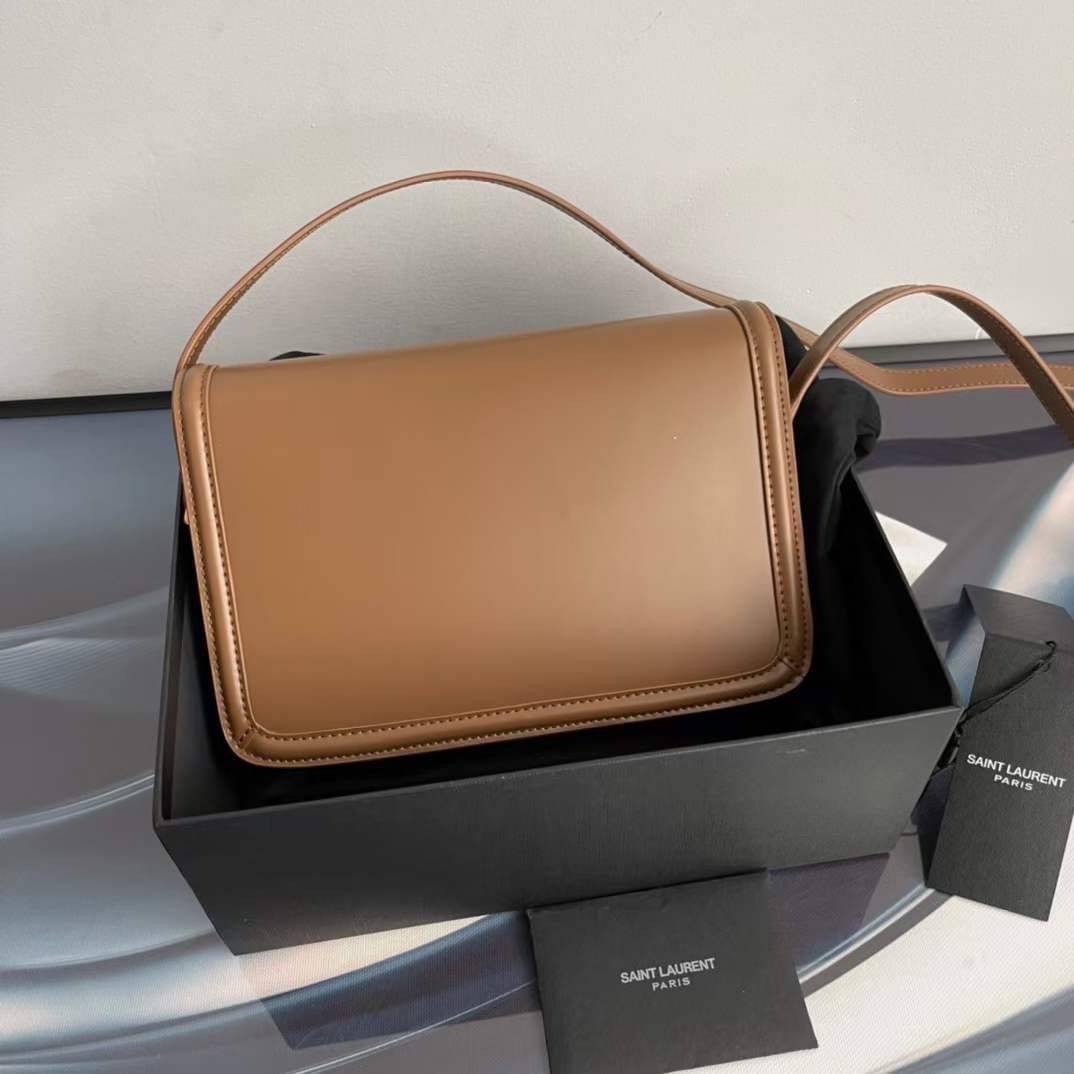 YSL Solferino medium crossbody bag คอลเล็คชั่นน้องโรเซ่ ROSE BLACKPINK ที่สุดแห่งความคลาสสิก เกรดออริจินอล หนังสวยมาก กระเป๋าสะพายรุ่นที่สาวๆ ทุกคนควรมีติดตู้ ภาพถ่ายจากงานขายจริง สวยตามรูป ไม่ผิดหวังค่ะ