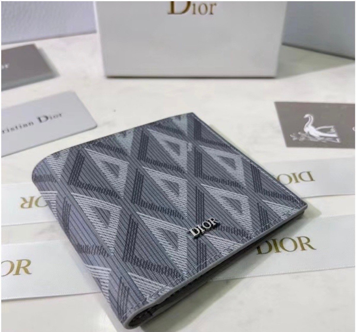 DIOR Wallet CD Diamond Canvas กระเป๋าสตางค์ใบสั้น พร้อมส่งที่ไทย ภาพสินค้าถ่ายจากงานขายจริง ใช้งานต่างประเทศได้