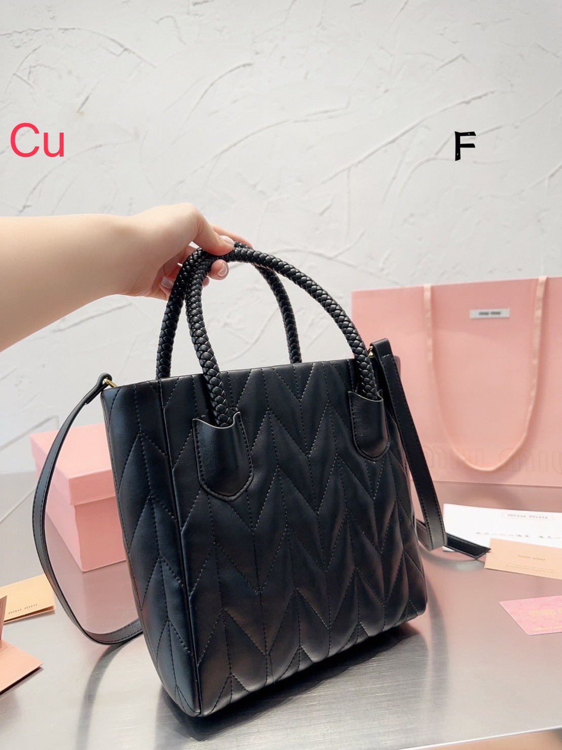 MIU MIU Tote candy color handbag / MIU MIU BAG พร้อมส่ง 4 สี กระเป๋าทรงโท้ท พร้อมใบเล็ก น่ารักน่าใช้ให้ความละมุน ลุคคุณหนูน่ารักสุดๆ ค่ะ