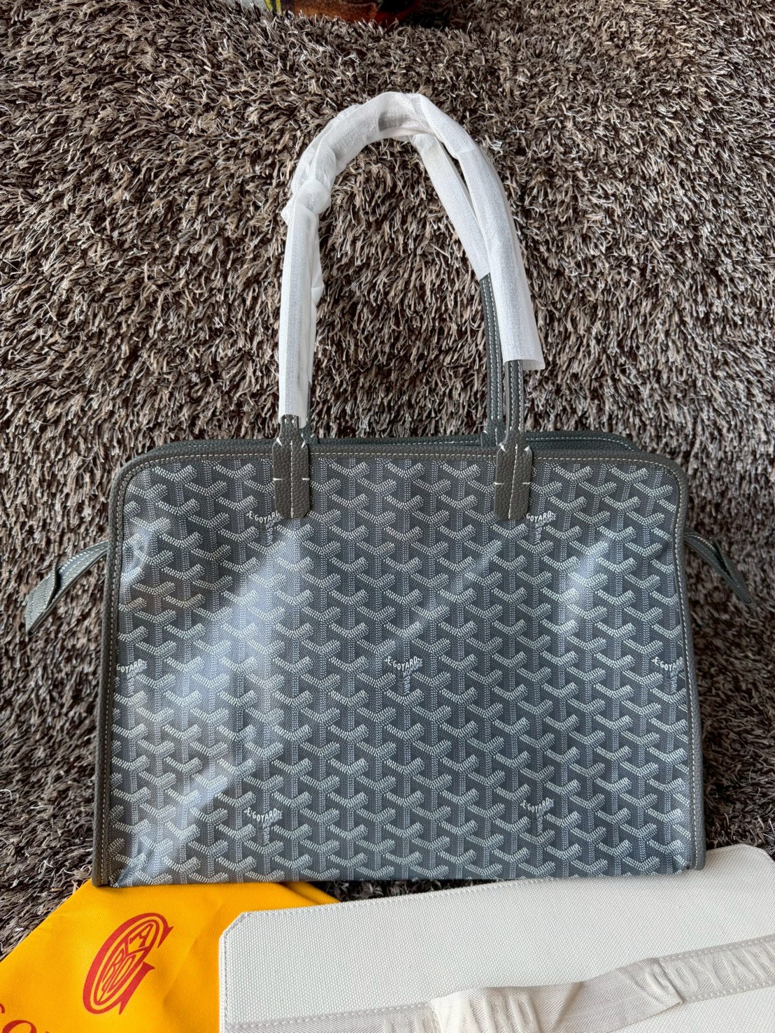 Goyard Hardy PM Tote Bag กระเป๋าสะพายทรงโท้ท ทรงเหลี่ยมใบใหญ่ ภายในโล่งกว้างมาก จุของได้ครบ