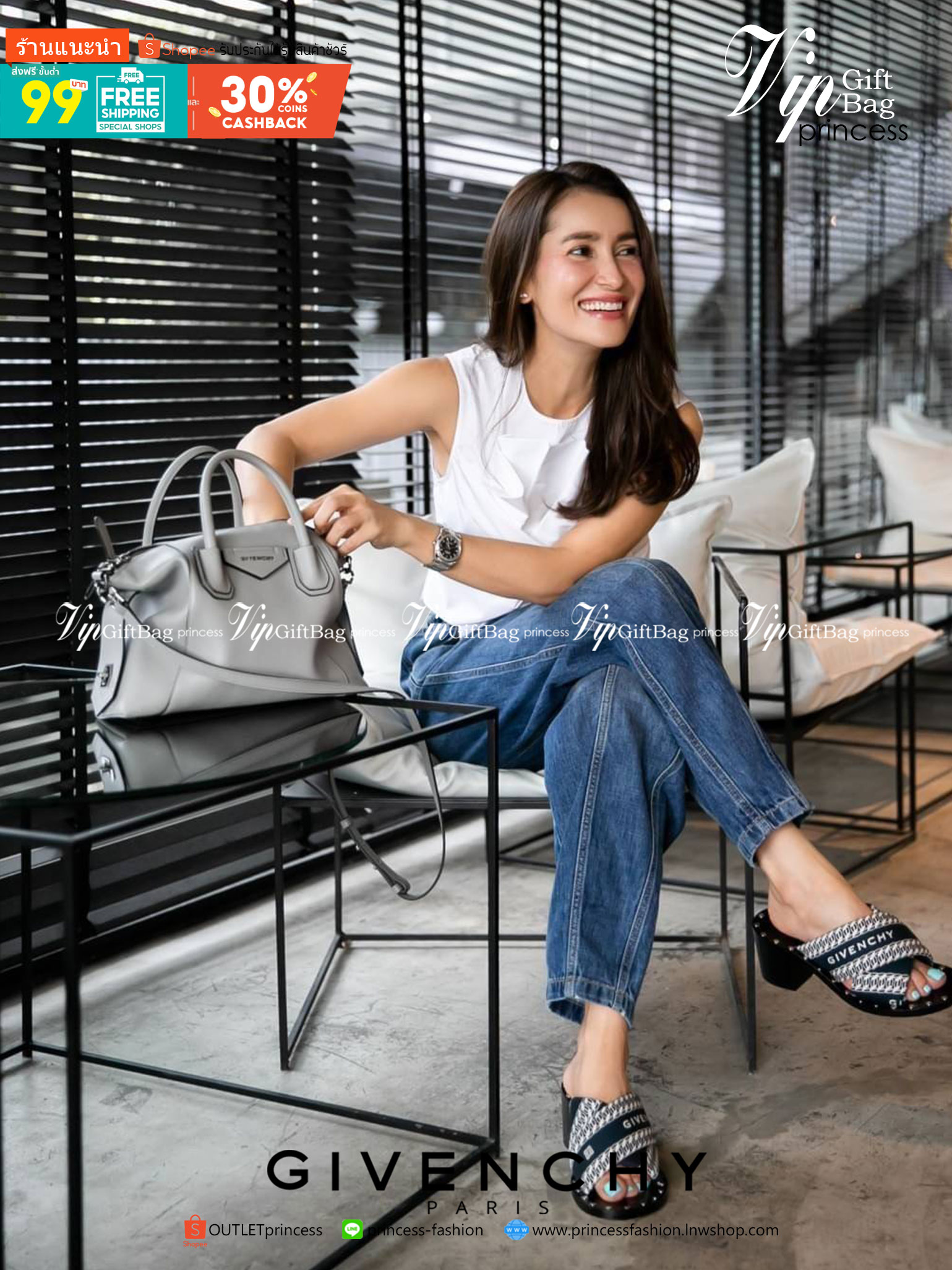 GIVENCHY Antigona Soft leather tote bag ฟรีผ้าผูก!! กระเป๋าสะพายข้าง ทรงสวยมากค่ะ มี 2 ขนาด รุ่นยอดนิยมดาราเซเลปใช้กันเพียบ งานจริงสวยหรูดูแพงมากนะค้าา ราคานี้คุ้มที่สุด มีมารอบนี้ 6 สี 2 ขนาด เลือกให้ปังไปเลยค่าาา